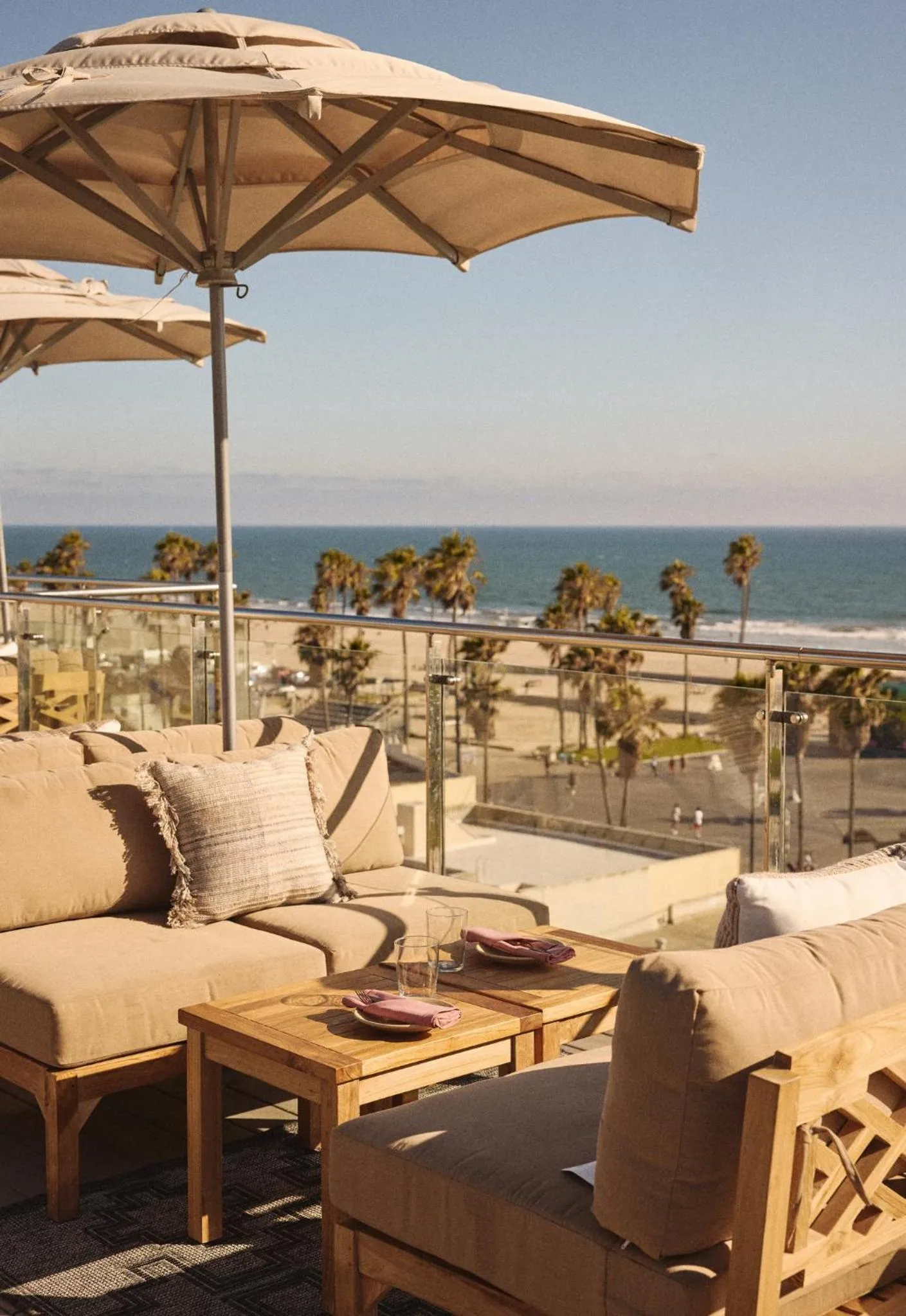 Restaurant/places to eat in Hotel Erwin Venice Beach