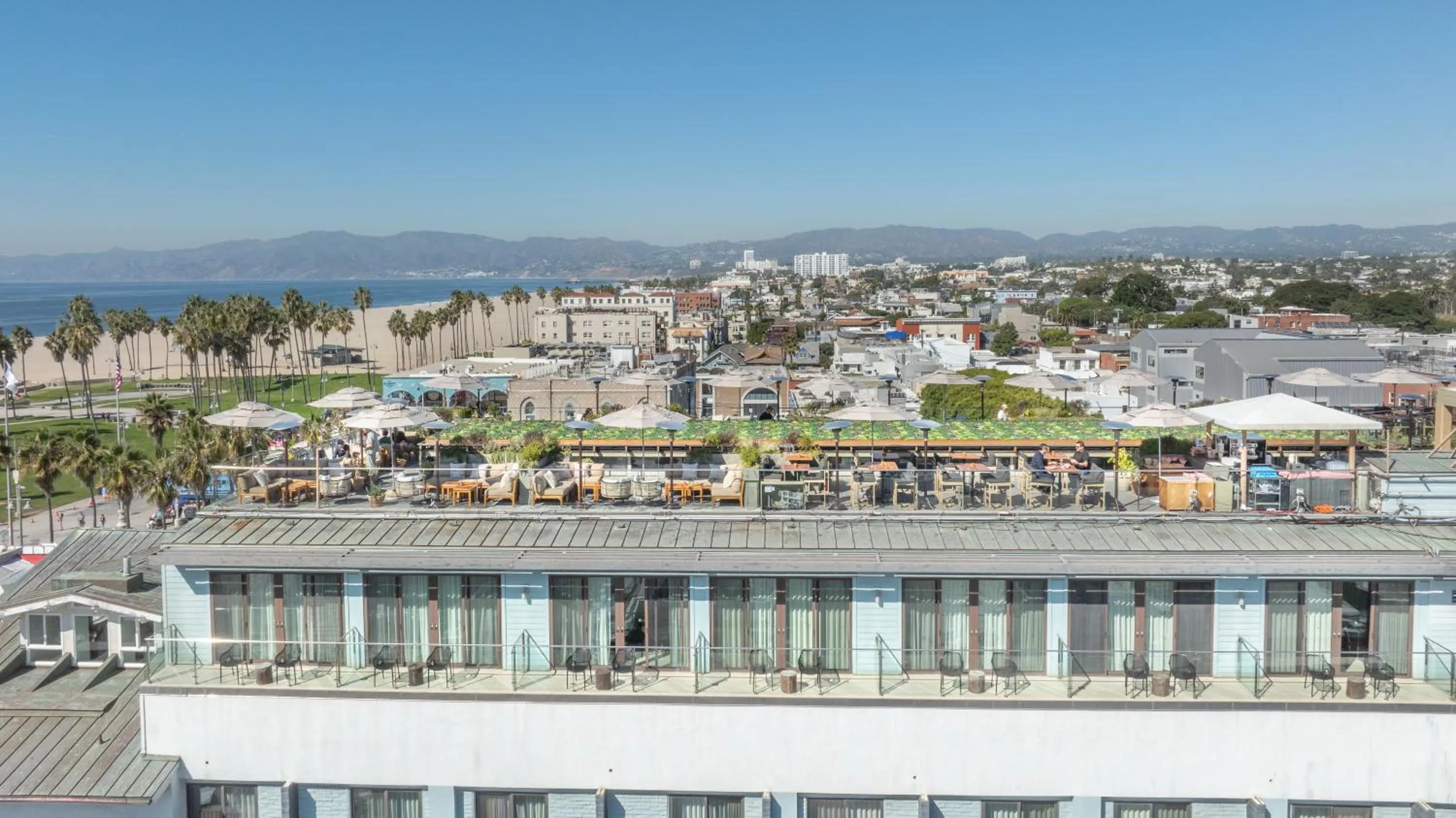 Property building in Hotel Erwin Venice Beach