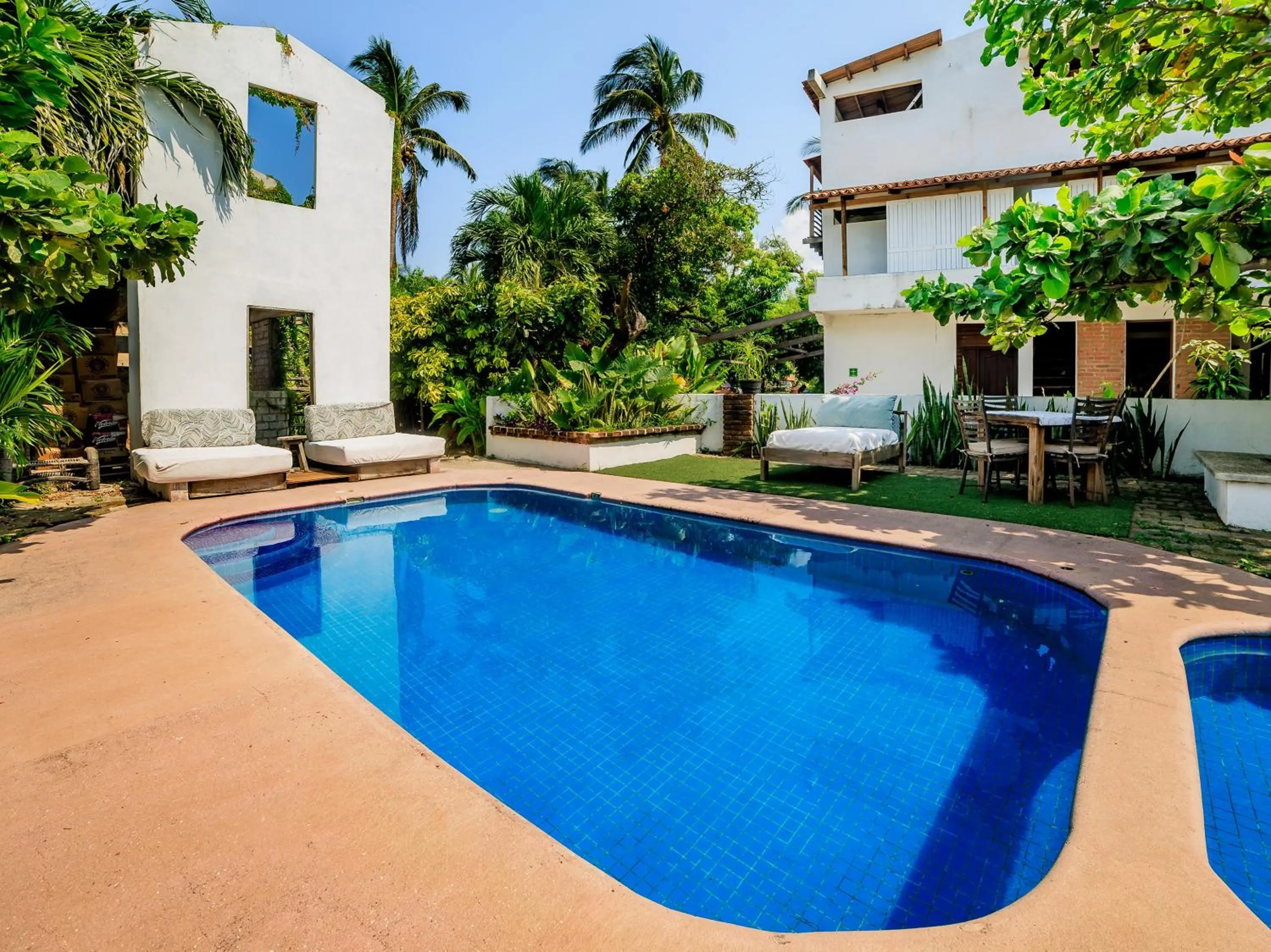 Swimming pool in Capital O Verdemar, Pie de la Cuesta