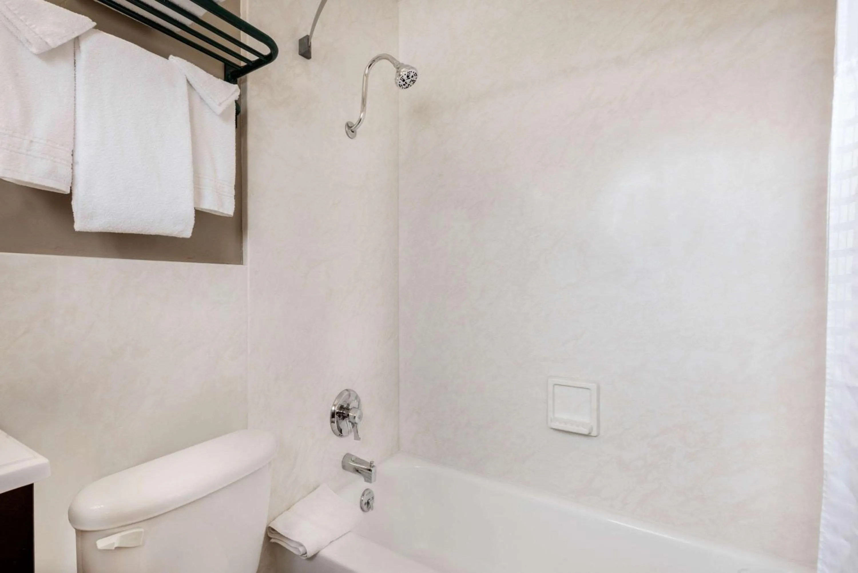 Bathroom in Days Inn by Wyndham Show Low