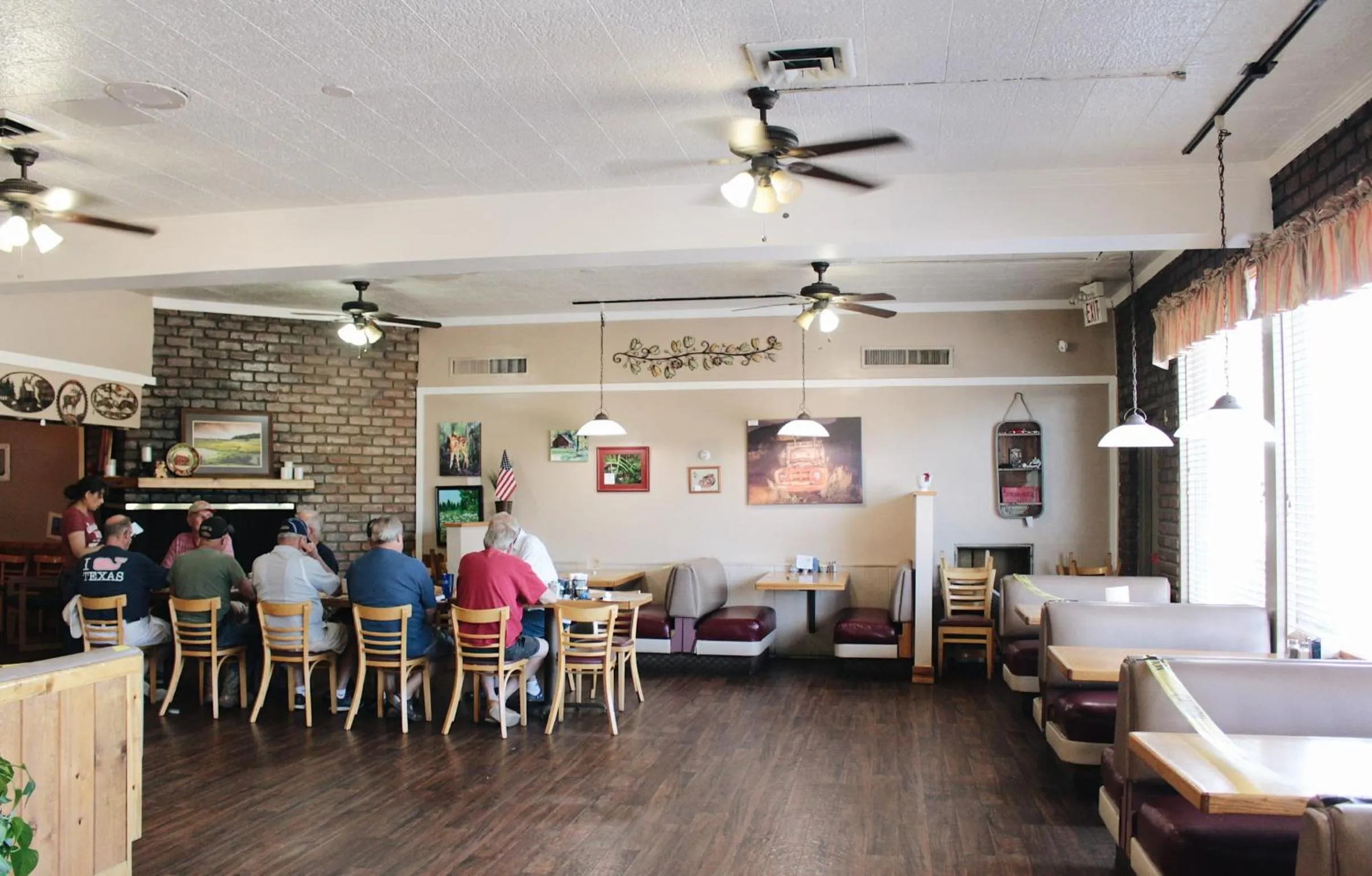 Restaurant/places to eat in Days Inn by Wyndham Show Low