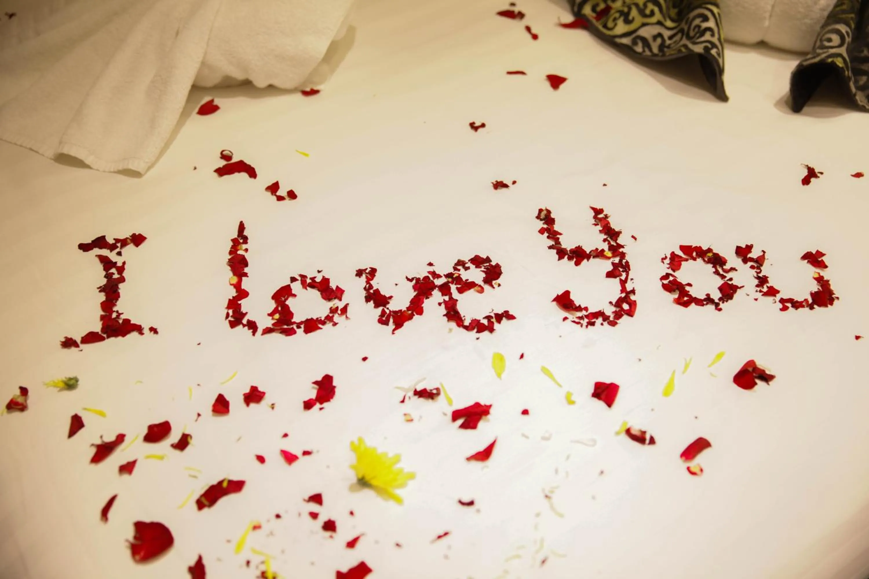 Evening entertainment, Bed in Dalin Hotel