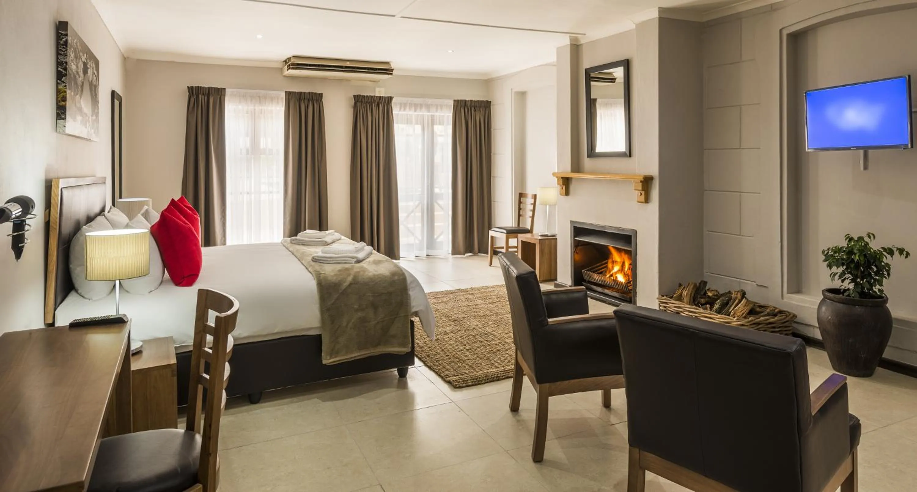 Bed in Clanwilliam Hotel