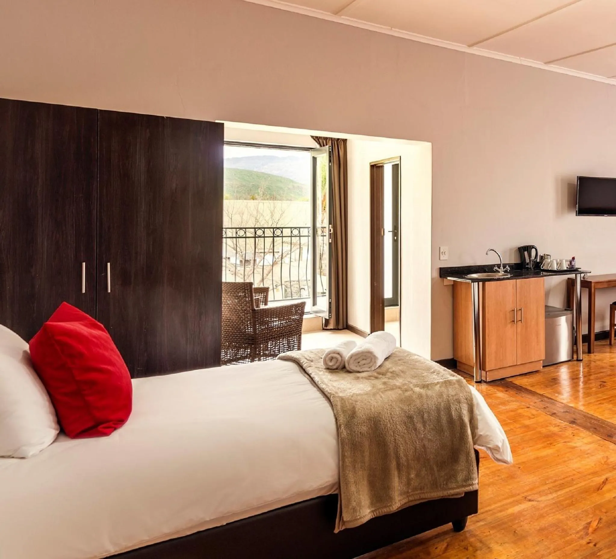 TV and multimedia, Bed in Clanwilliam Hotel