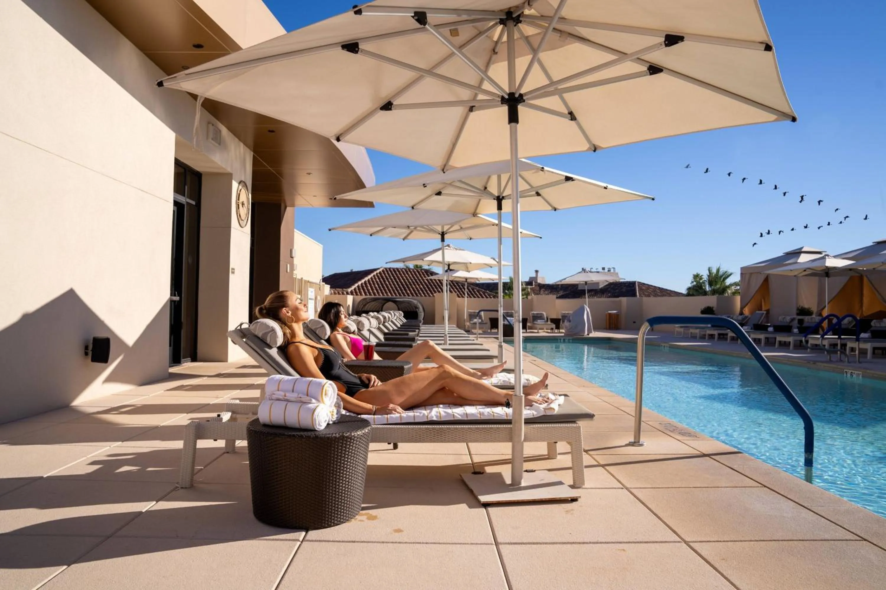 Swimming pool in The Phoenician, a Luxury Collection Resort, Scottsdale