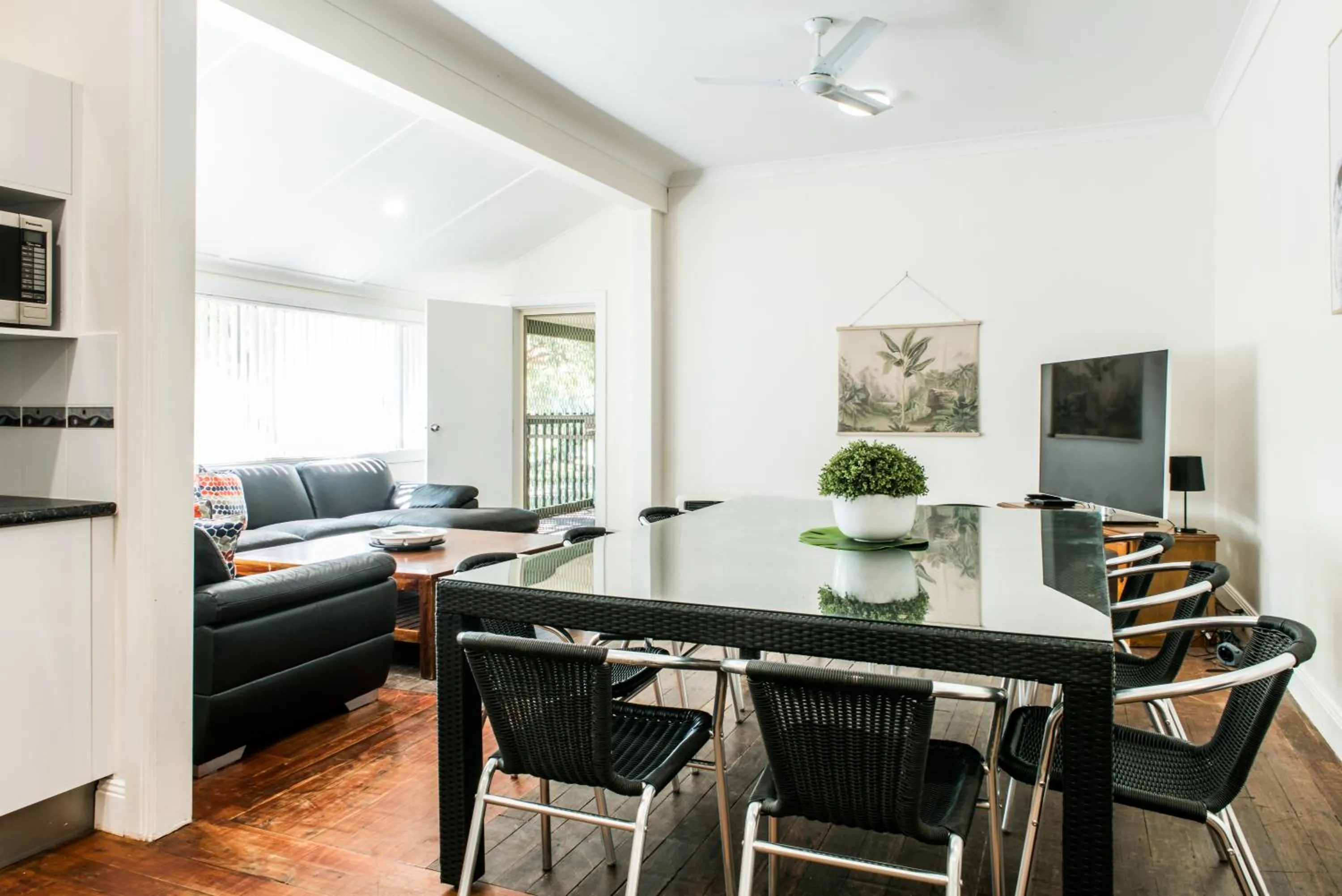 Communal lounge/ TV room in The Retreat Port Stephens