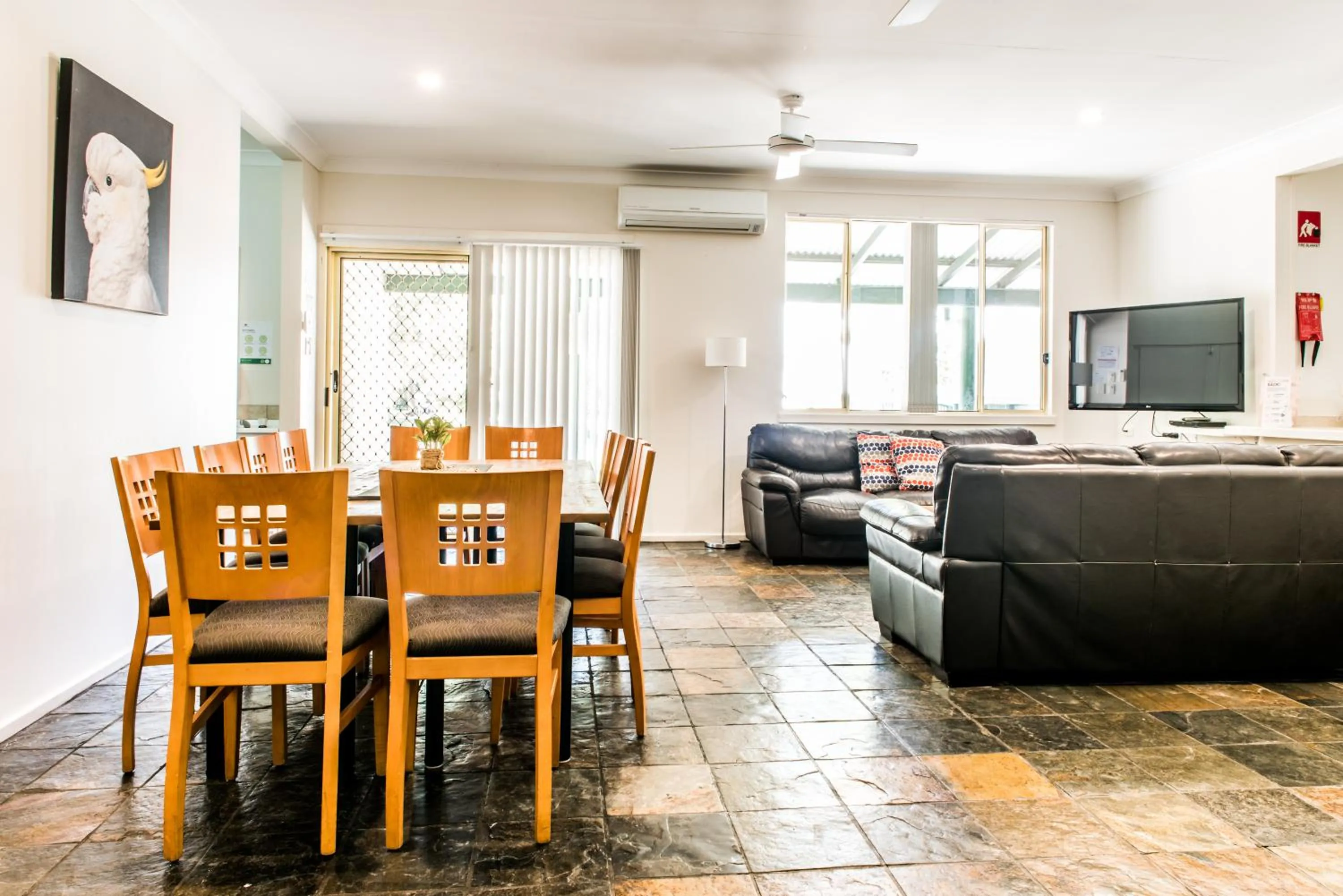Dining area in The Retreat Port Stephens