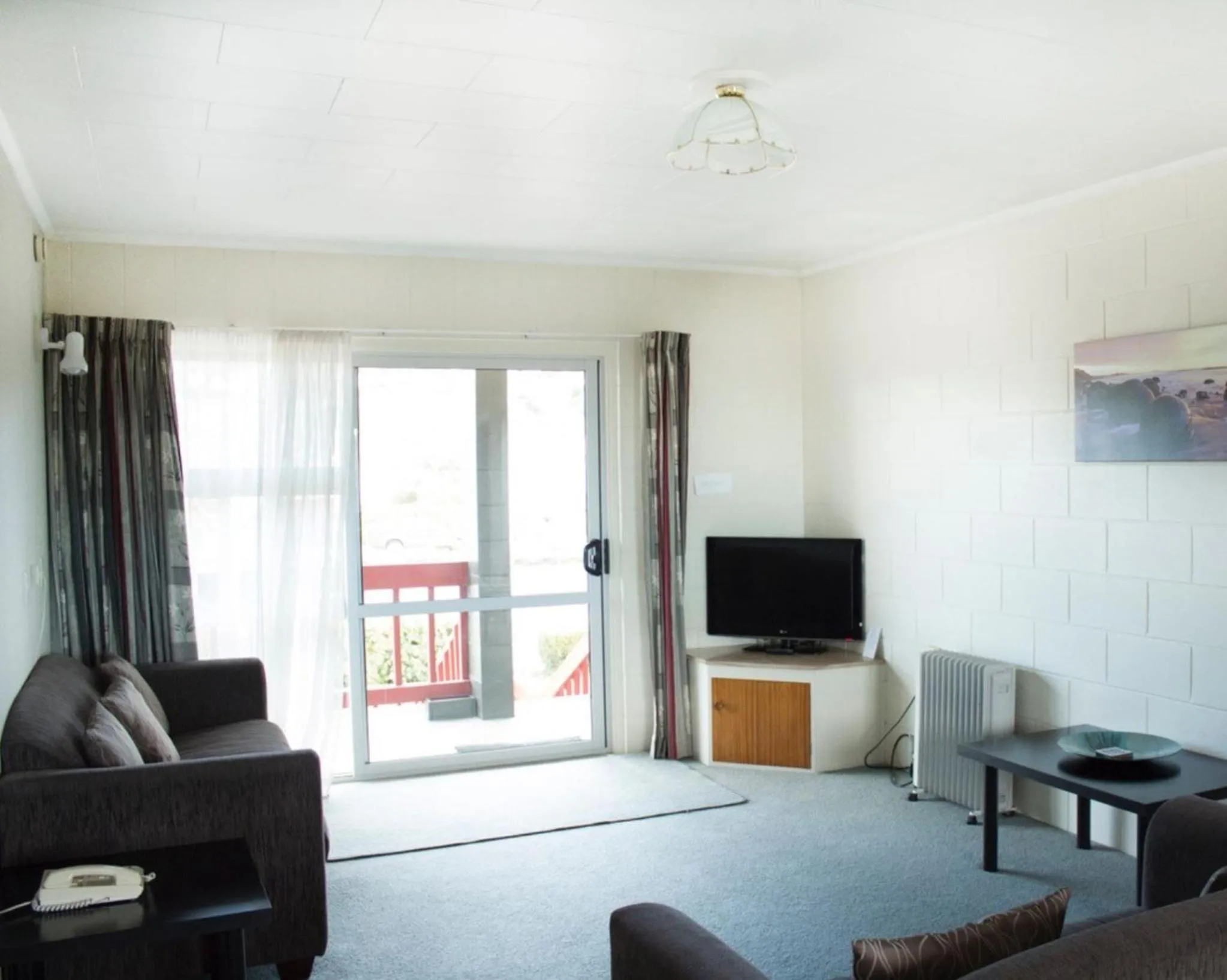 Living room in Alpine Motel