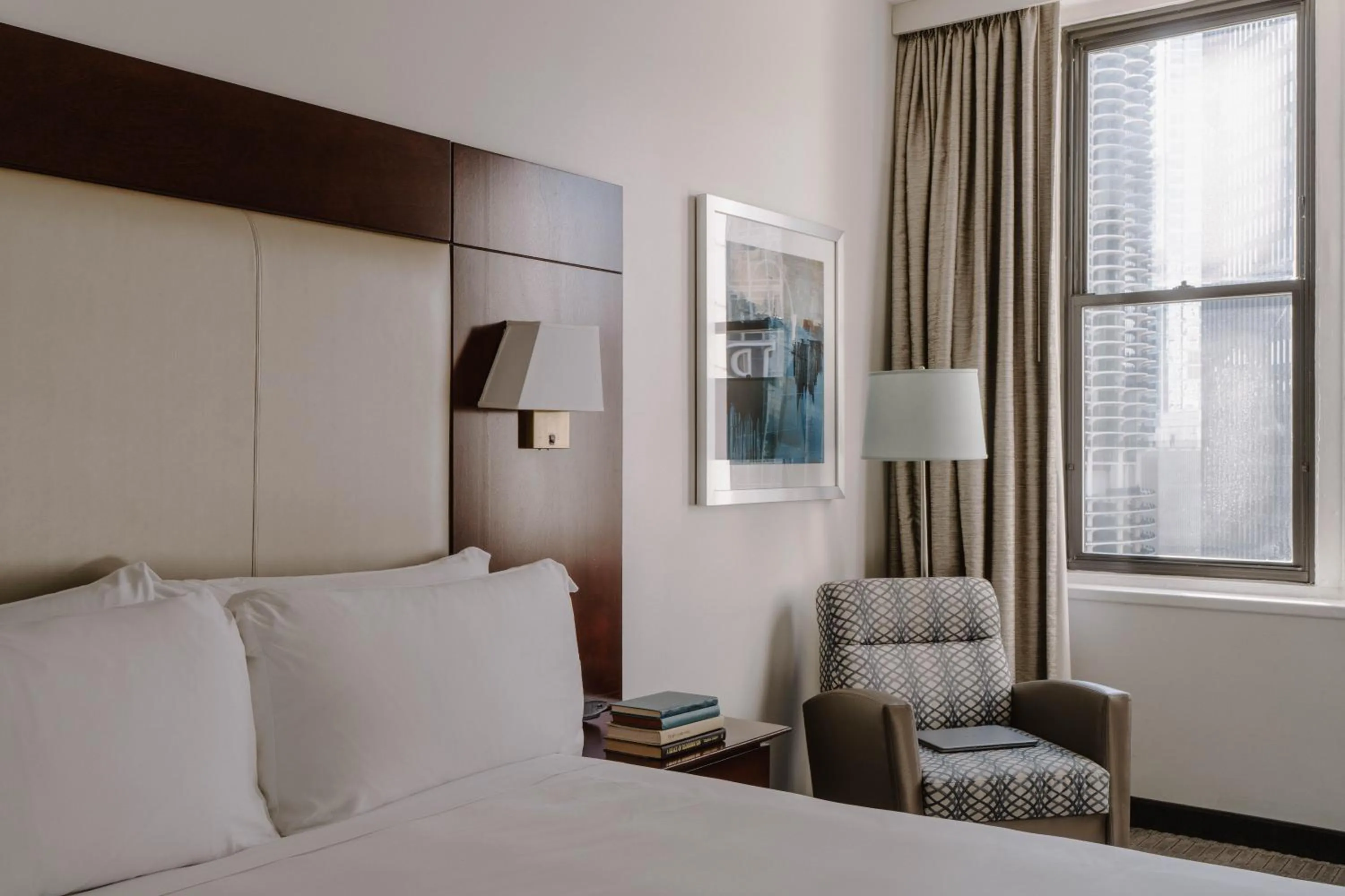 Bedroom, Bed in River Hotel