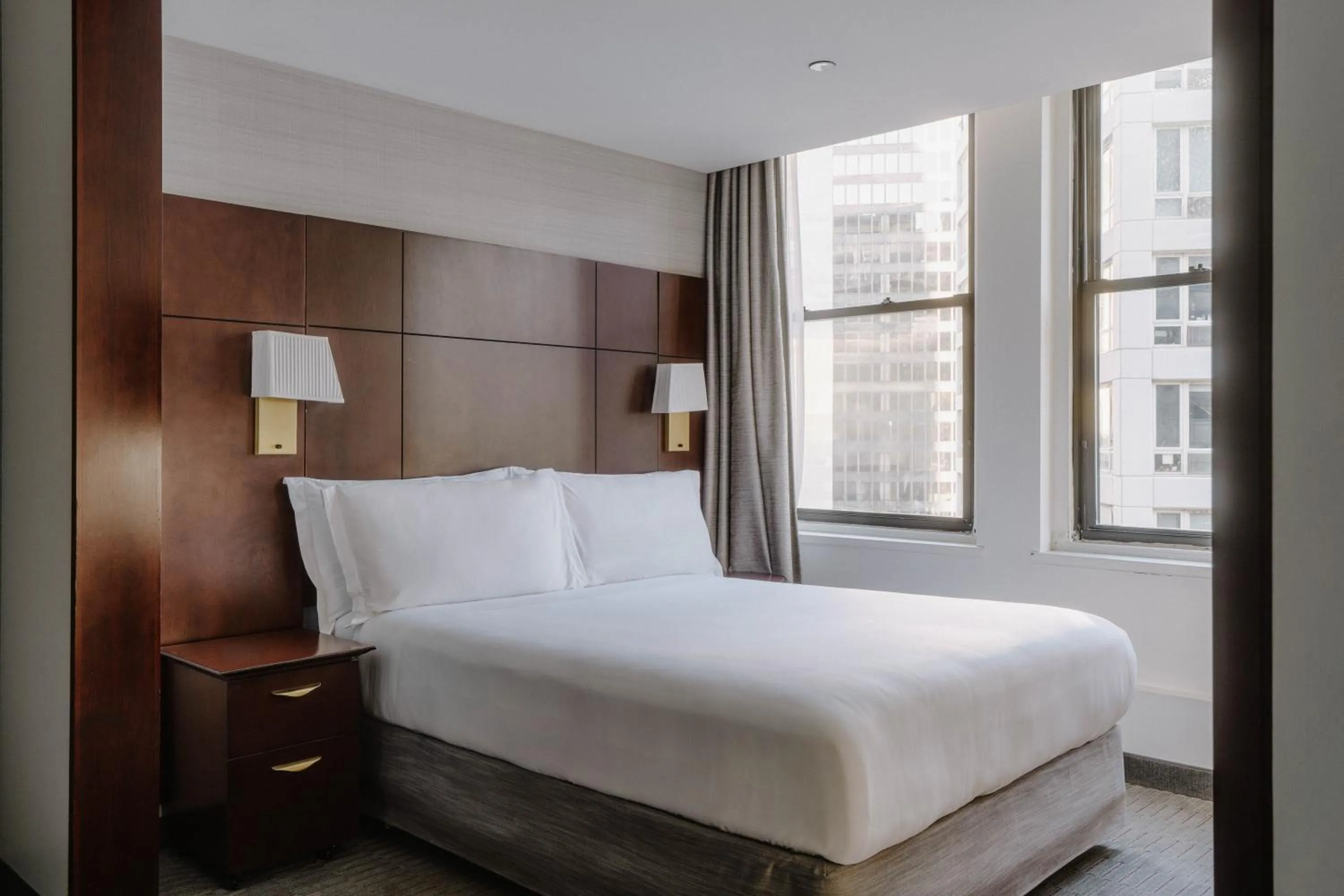 Bedroom, Bed in River Hotel