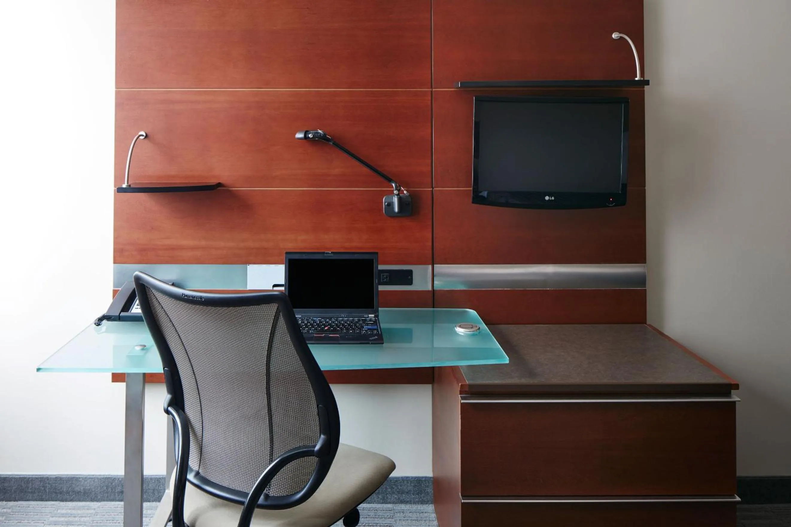 TV and multimedia in River Hotel