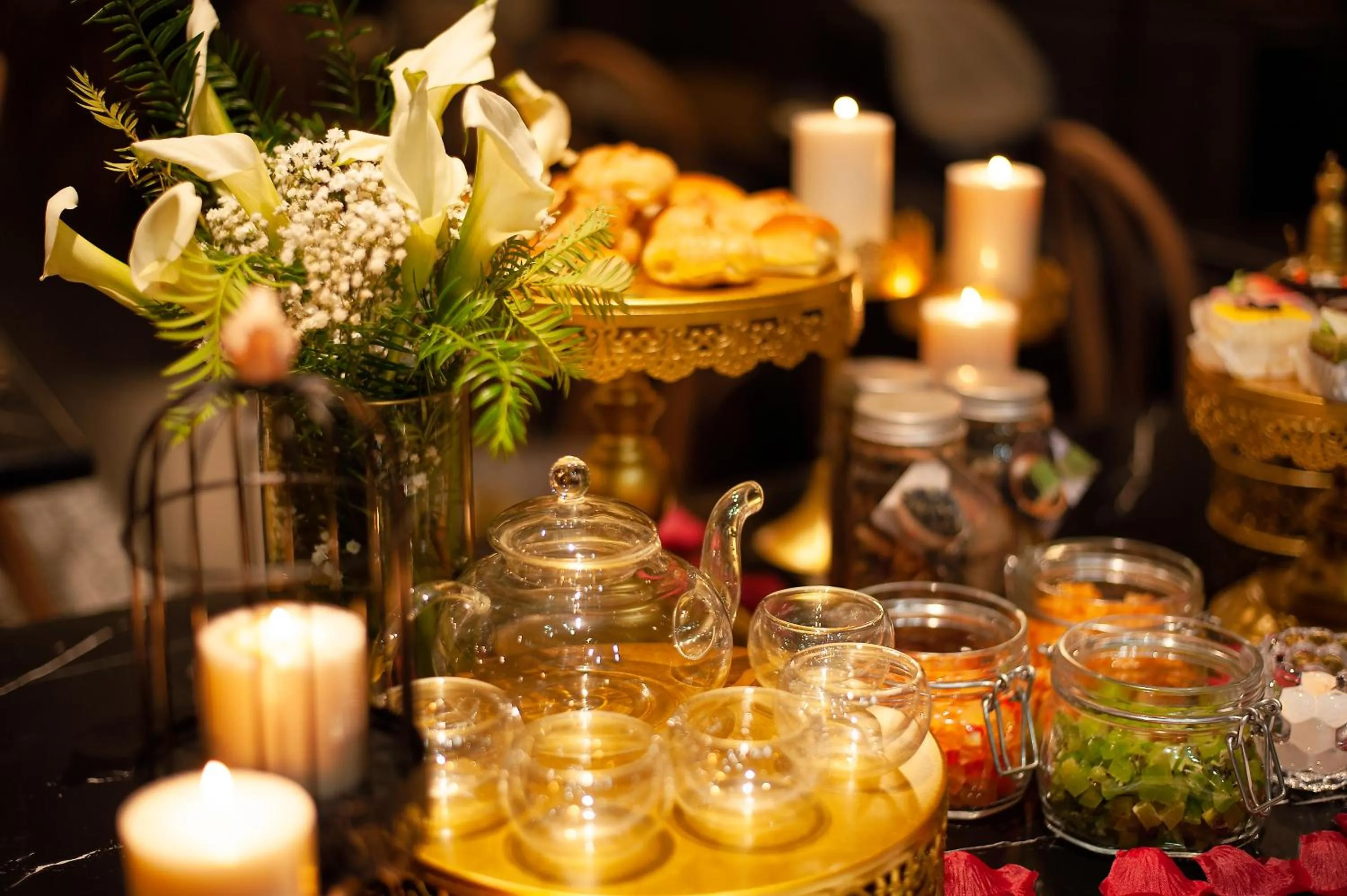 Restaurant/places to eat in Adora Art Hotel