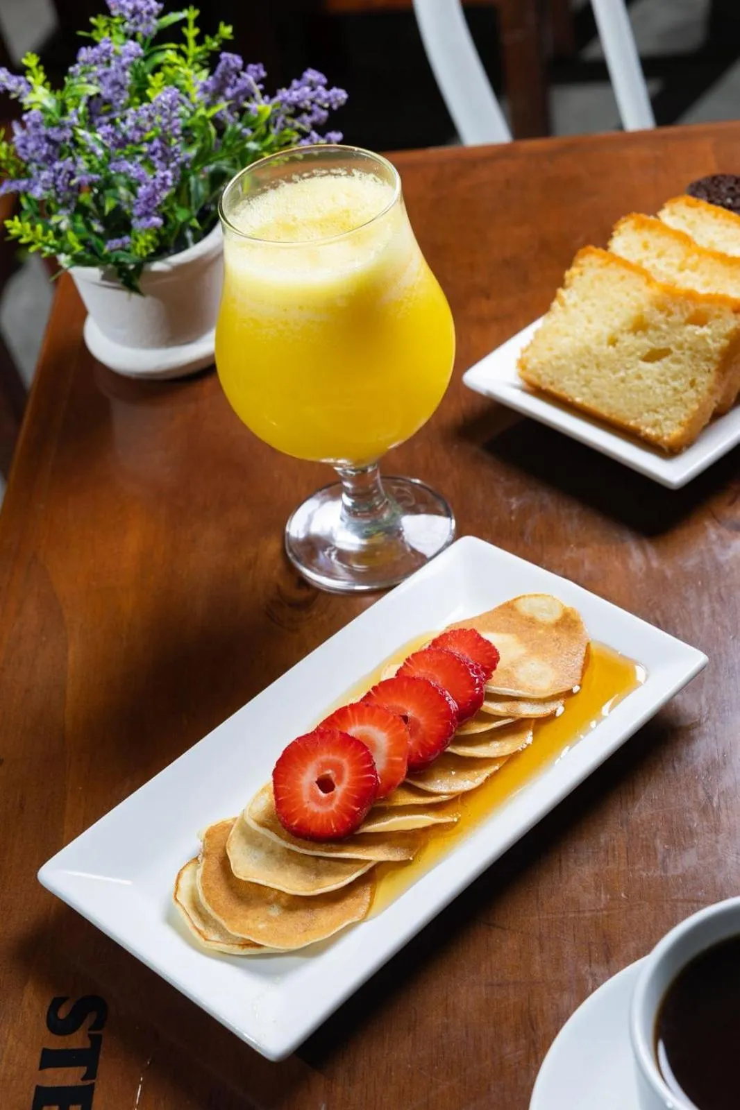 Food and drinks in Dazzler by Wyndham Lima San Isidro