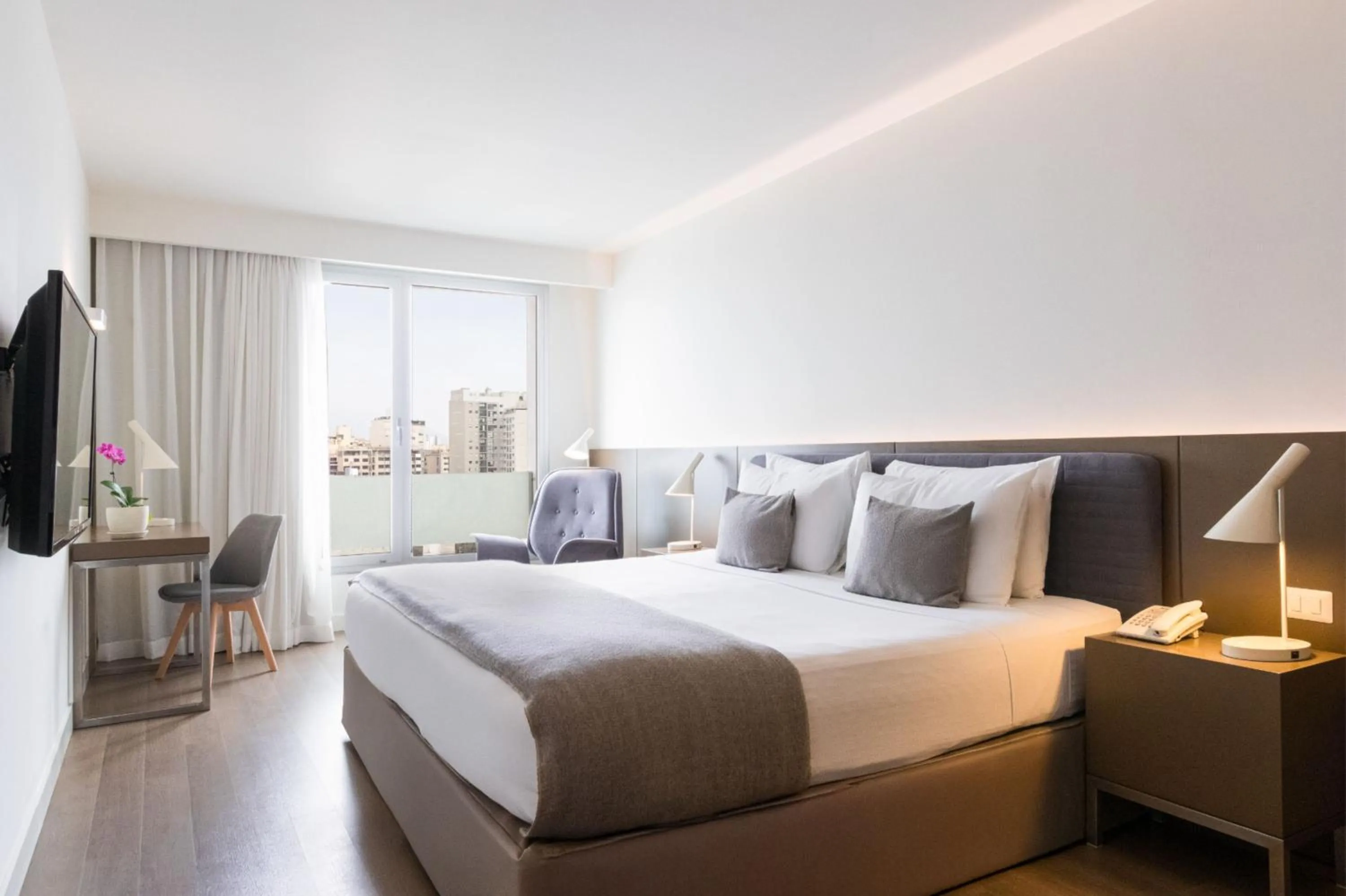 Bed in Dazzler by Wyndham Lima San Isidro