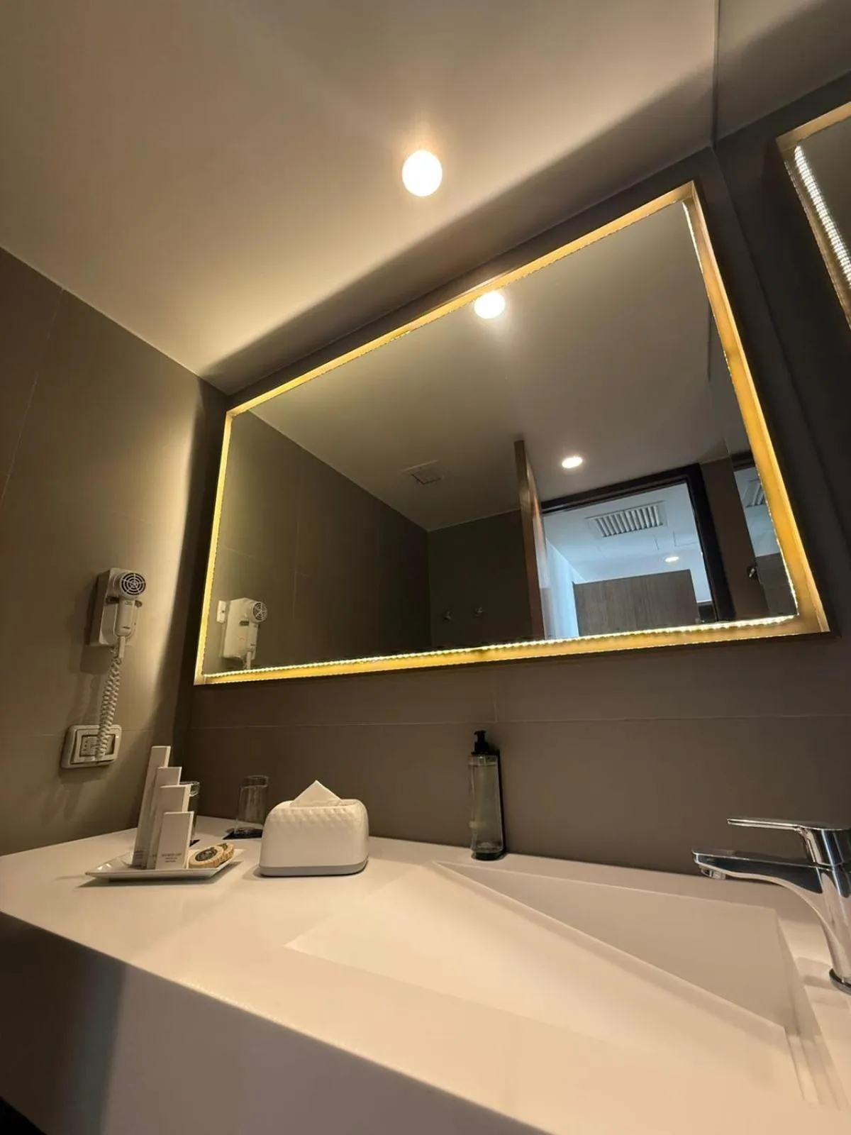 Bathroom in Dazzler by Wyndham Lima San Isidro