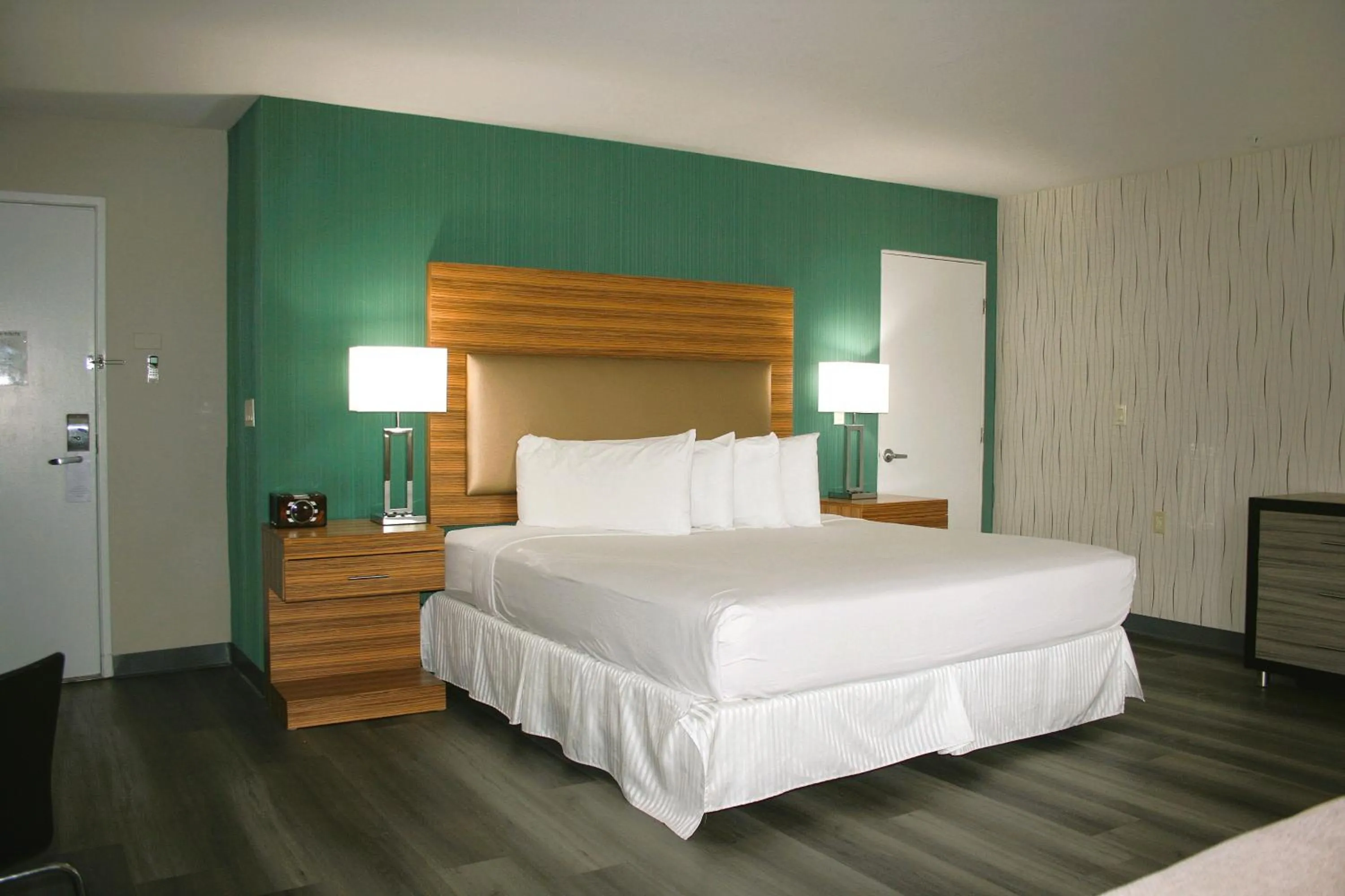 Bed in Porto Vista Hotel In Little Italy