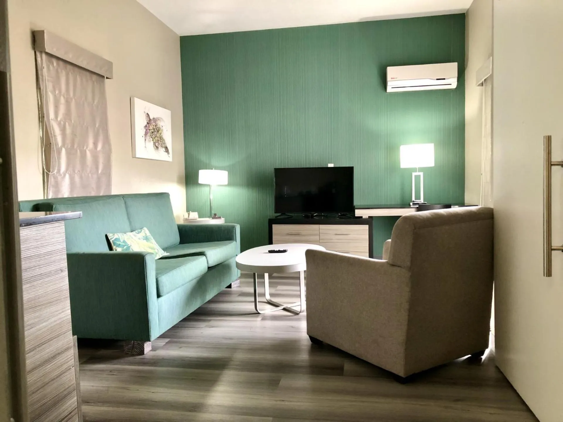 TV and multimedia in Porto Vista Hotel In Little Italy