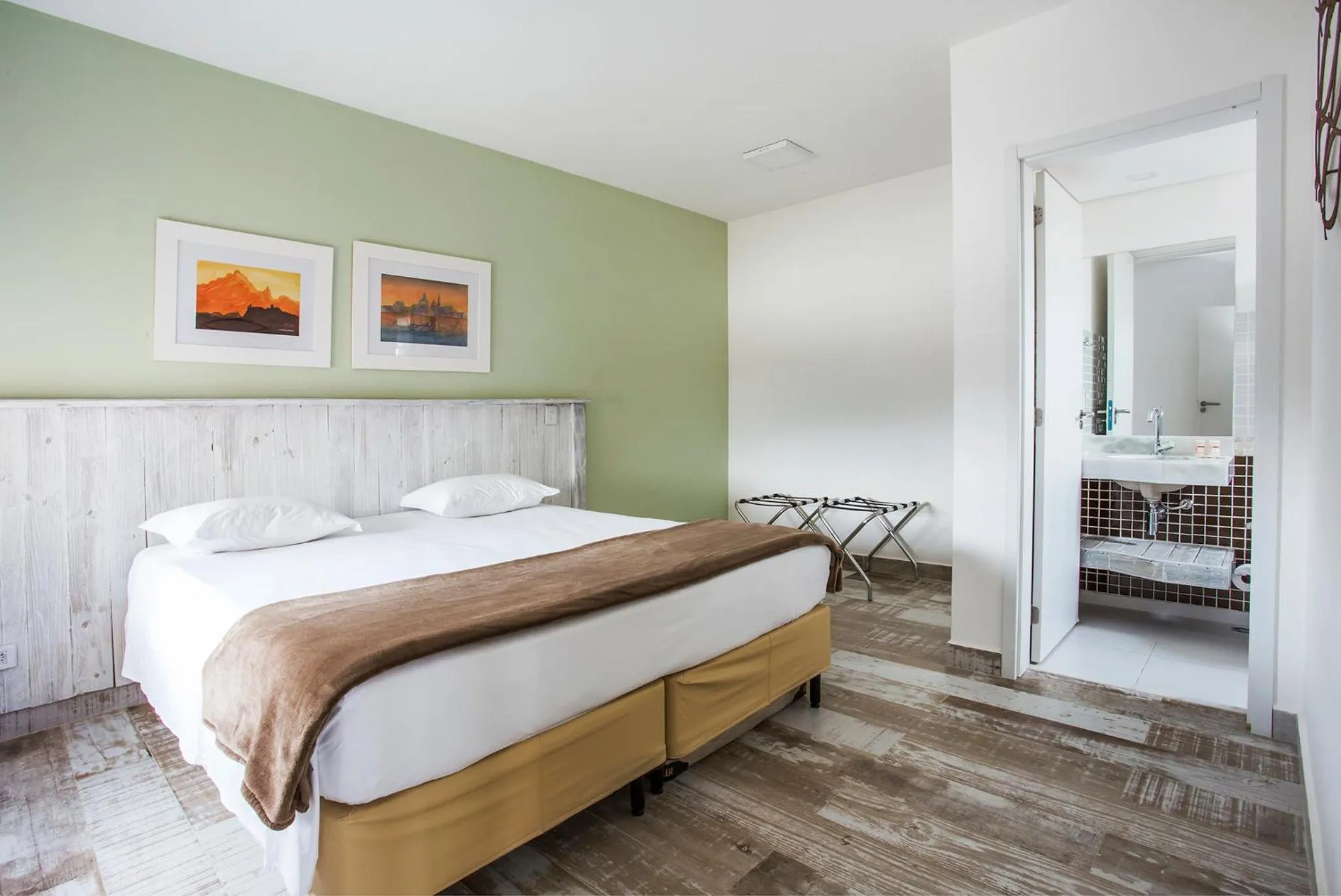 Bed in Ilhabela Beach Residences