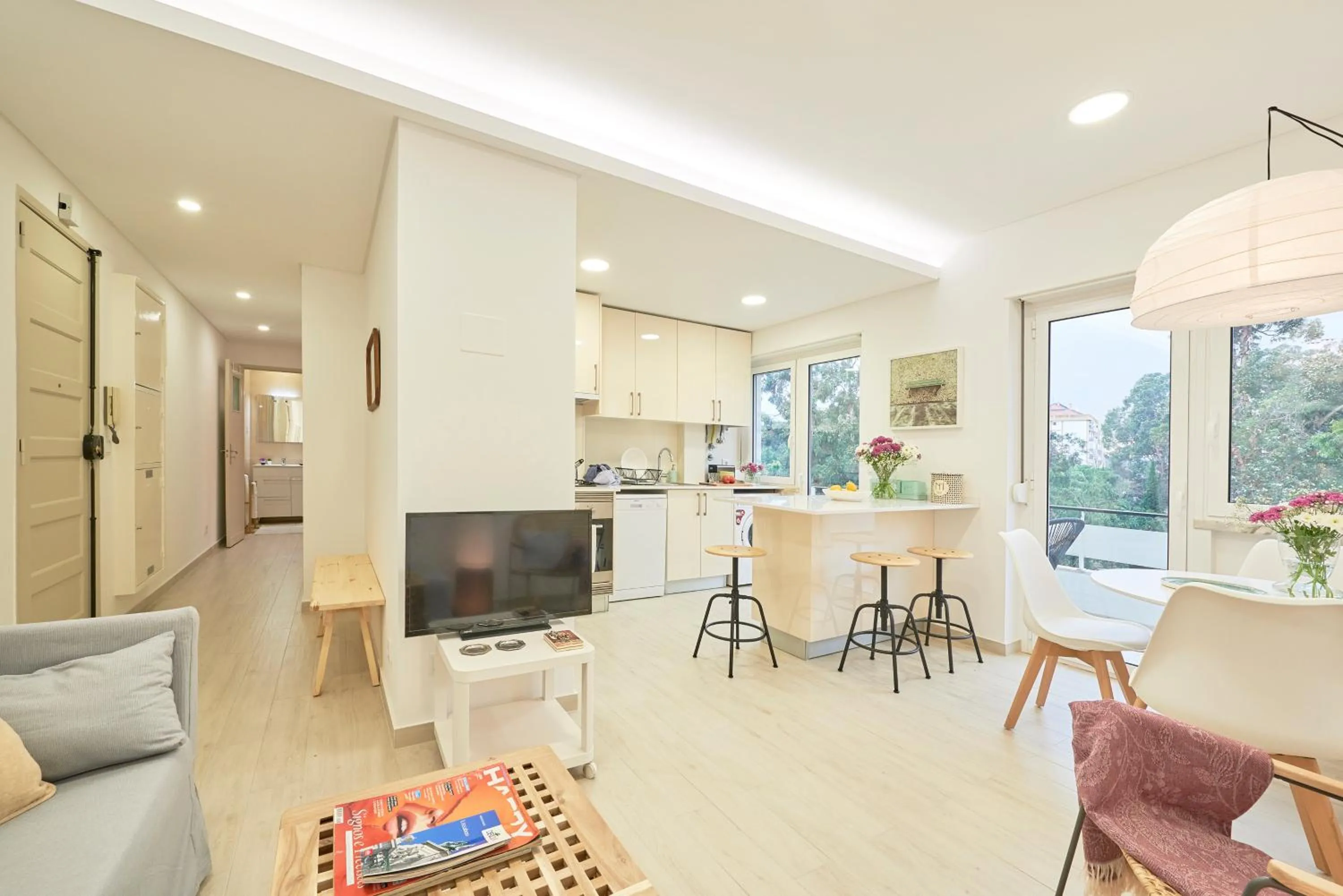 Light Apartment With Amazing Balcony, by TimeCooler