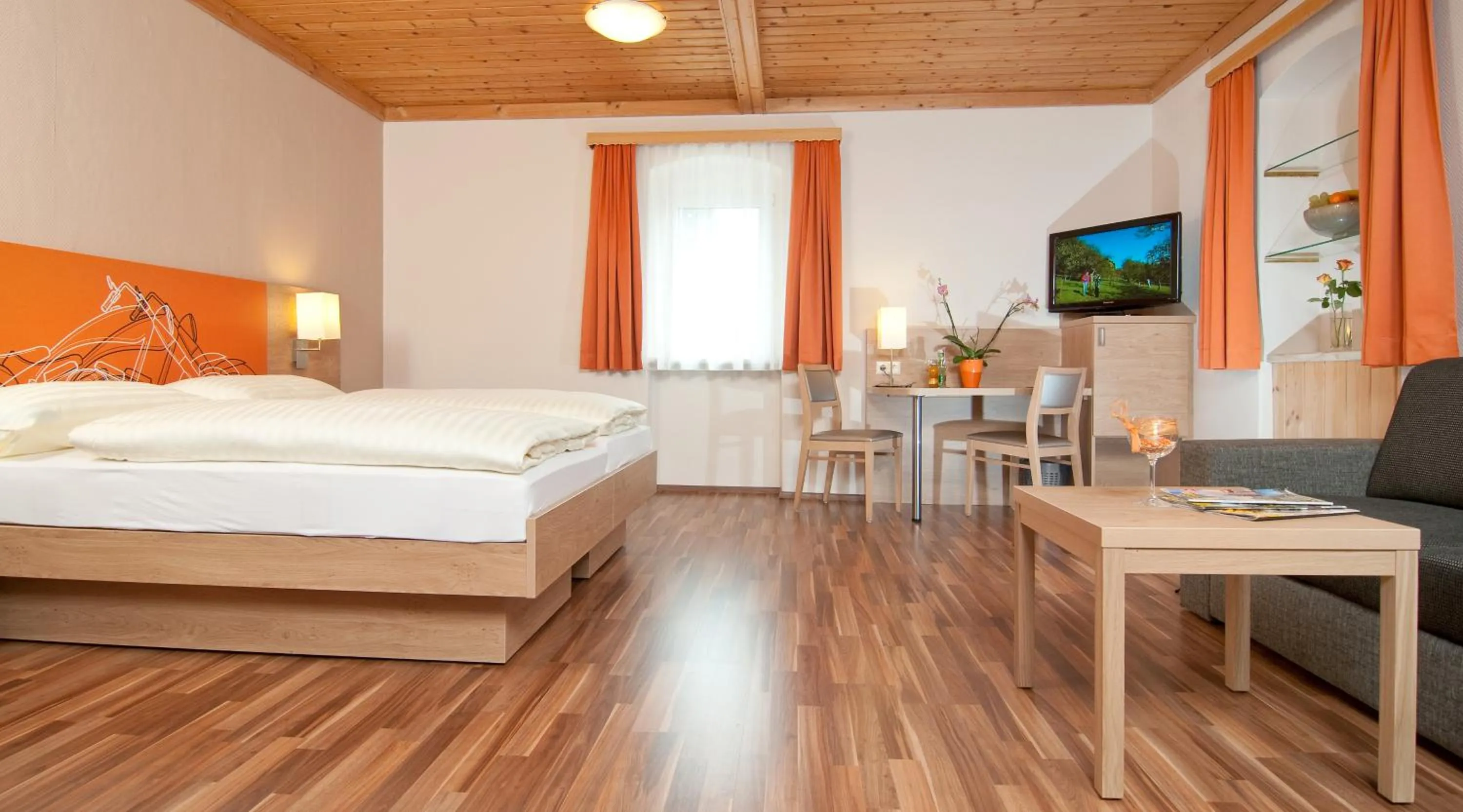 Bed in Hotel Kuchlerwirt