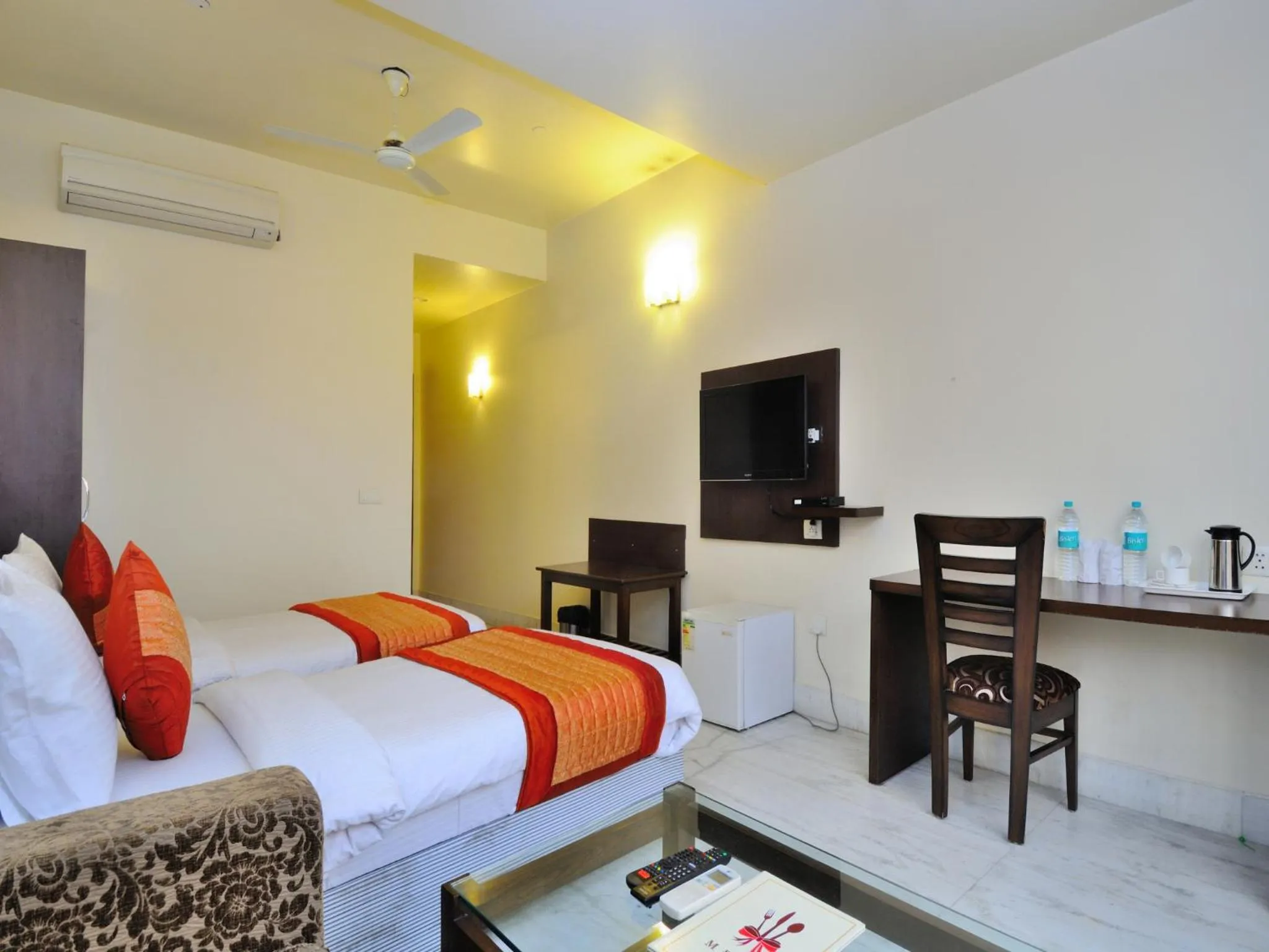 Bedroom, Bed in Hotel Shanti Villa- New Delhi Railway Station