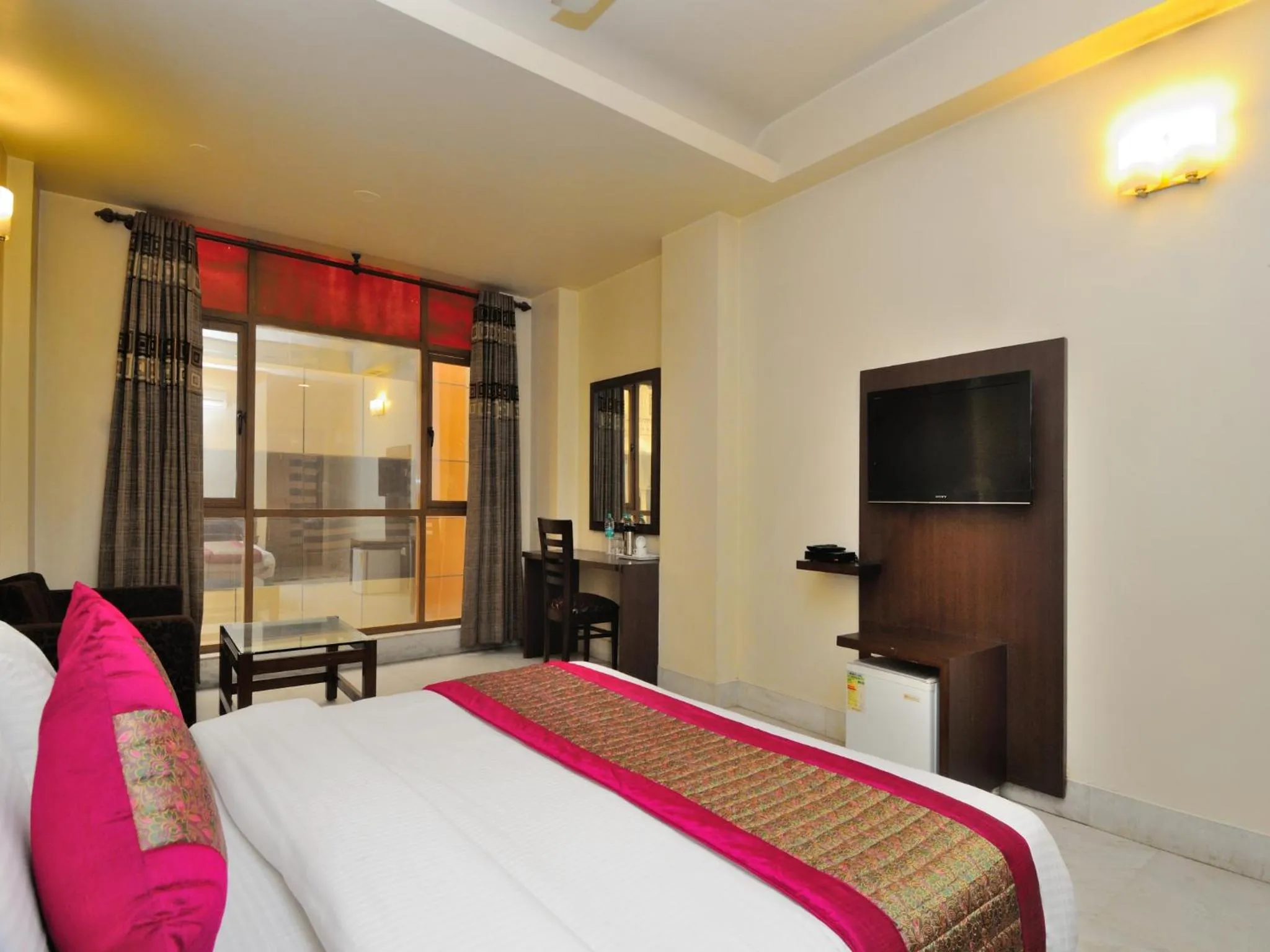 Bedroom, Bed in Hotel Shanti Villa- New Delhi Railway Station