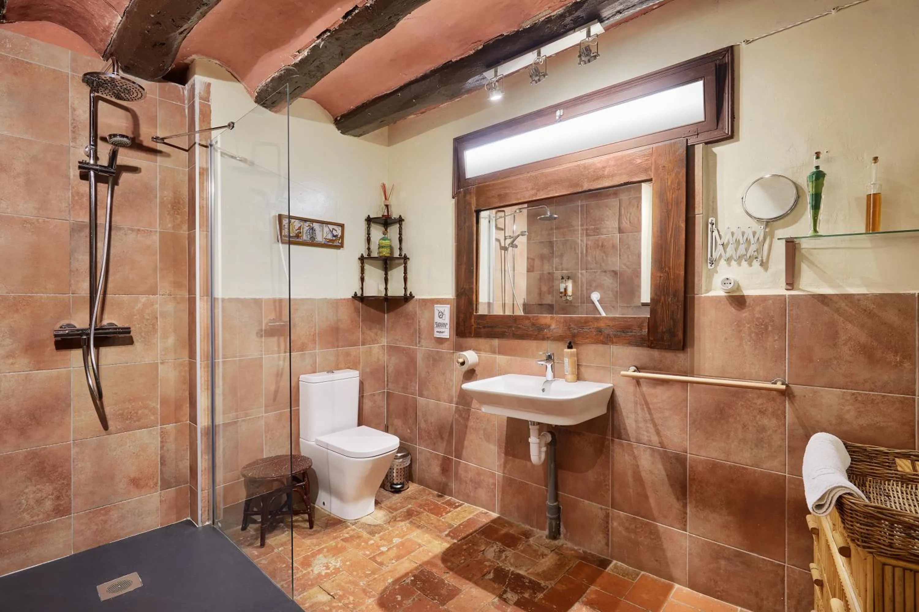 Shower in Mas Torrencito Pet Friendly