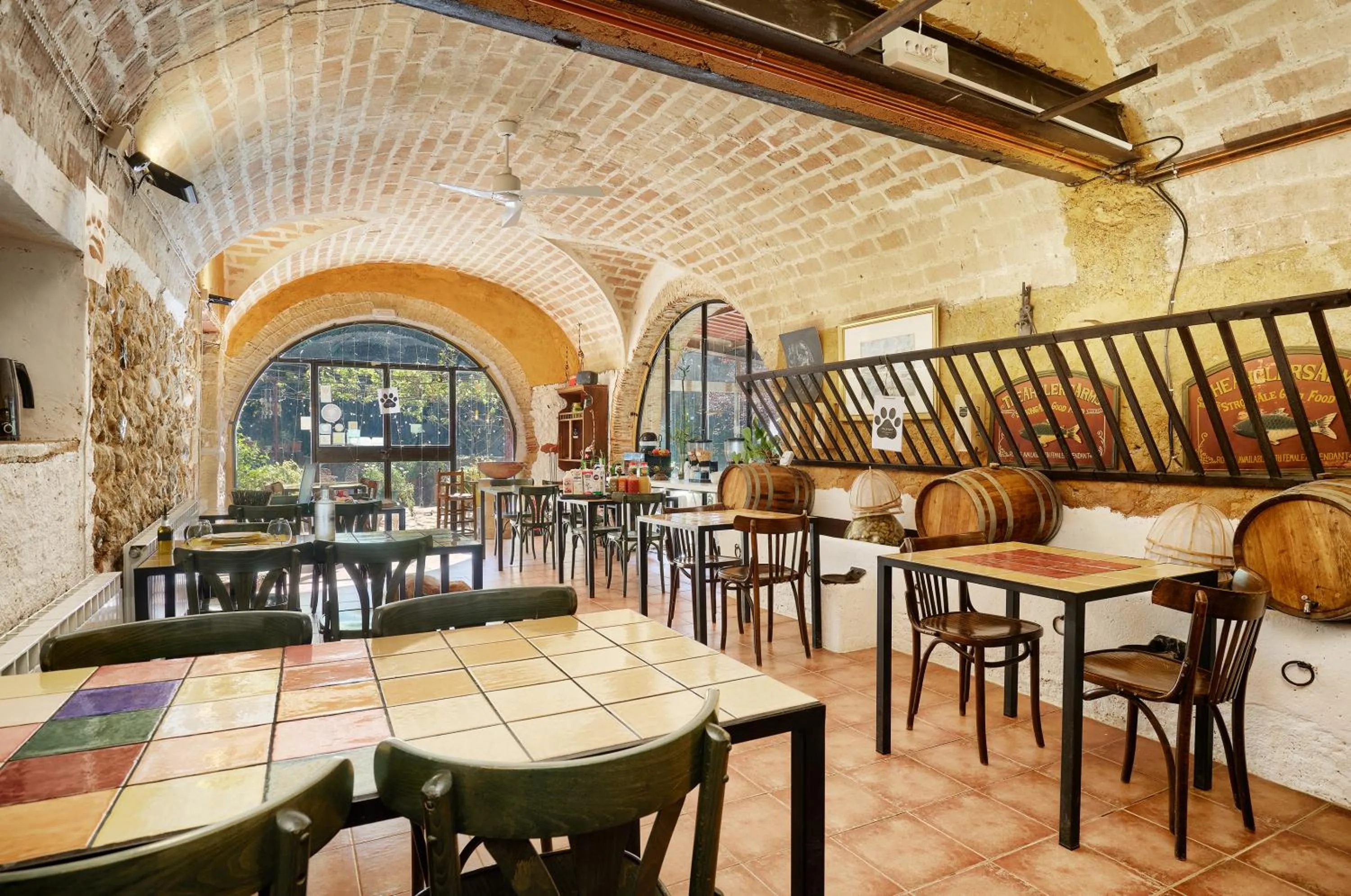 Restaurant/places to eat in Mas Torrencito Pet Friendly