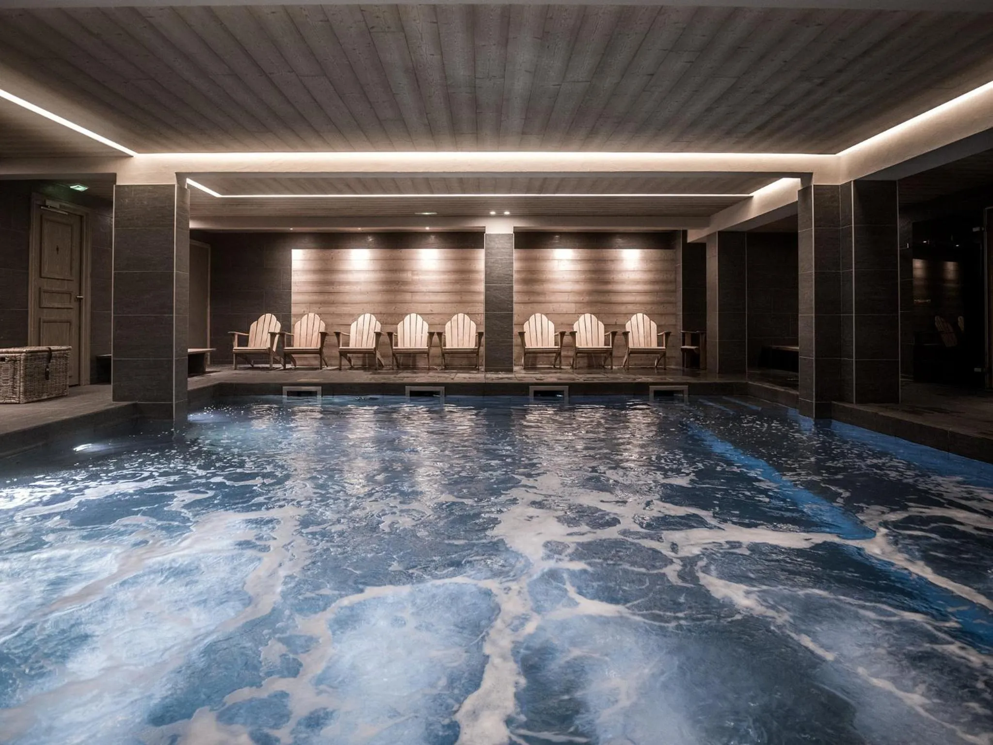 Swimming pool in Le Fitz Roy, a Beaumier hotel