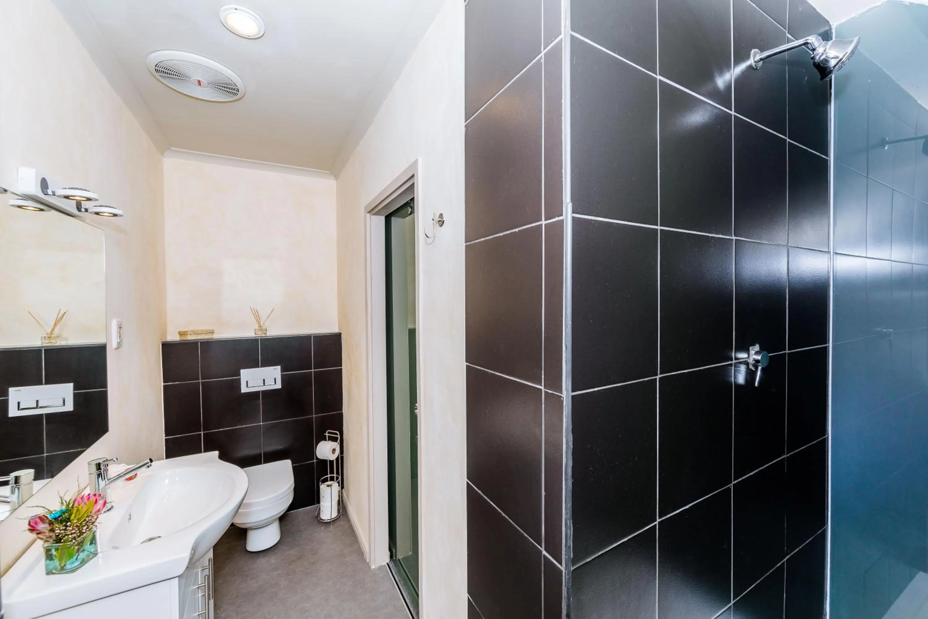 Le Petit Chateau Guest House