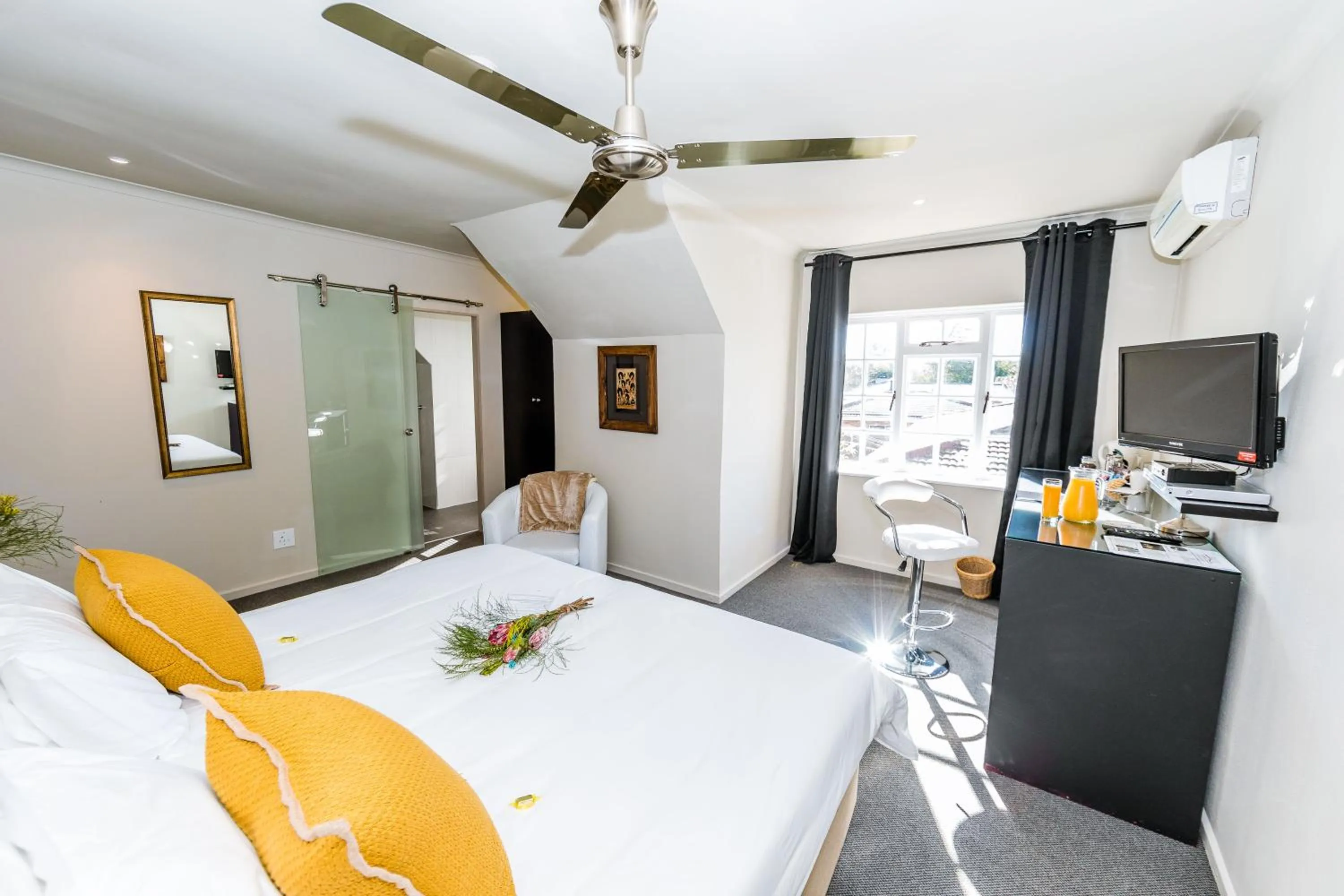 Bed in Le Petit Chateau Guest House