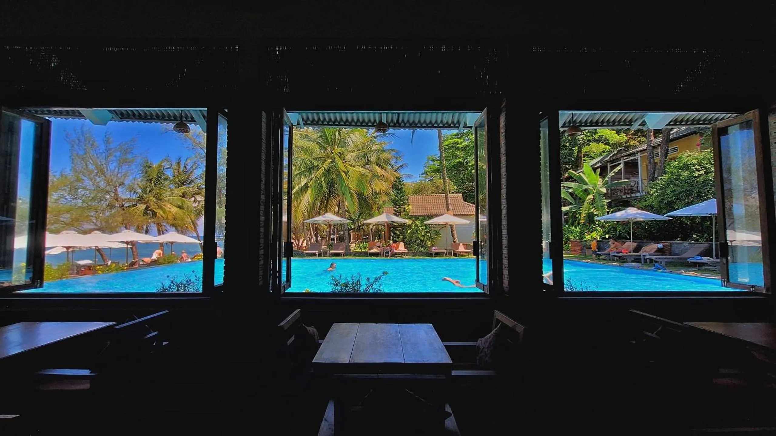 Restaurant/places to eat in Ancarine Beach Resort