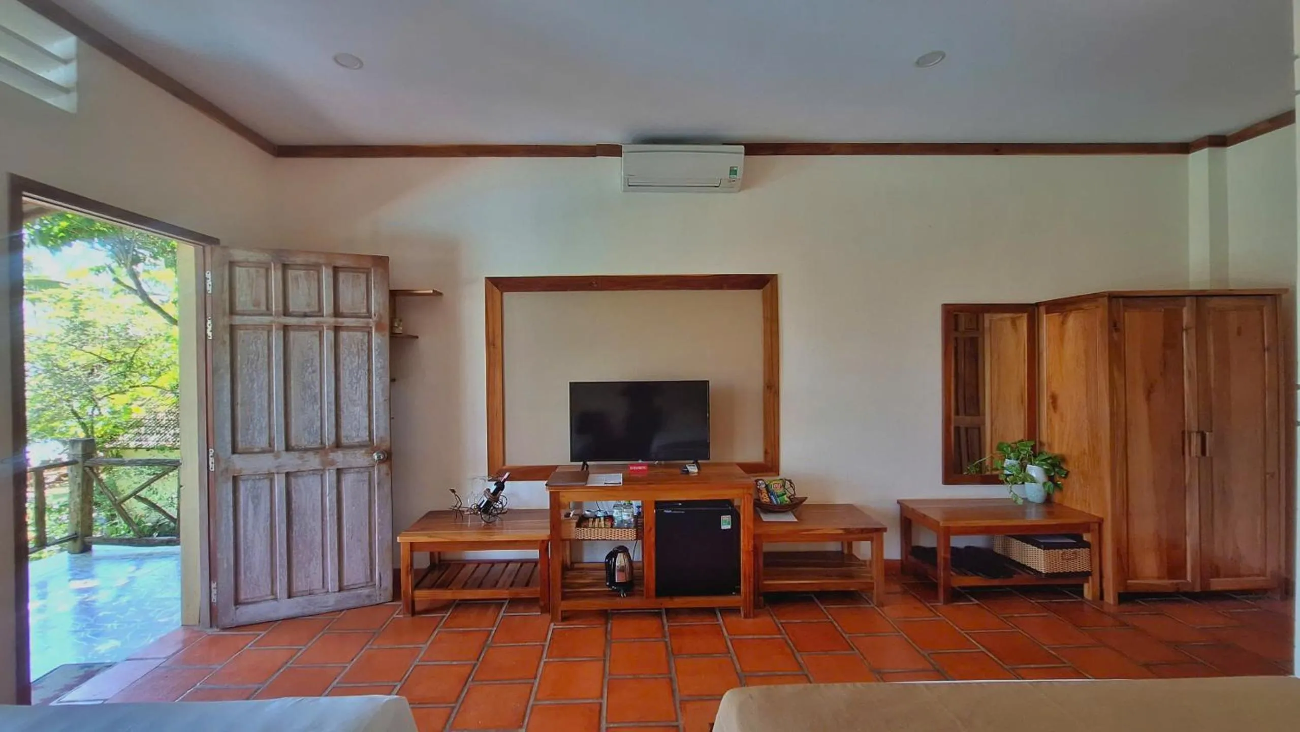TV and multimedia in Ancarine Beach Resort