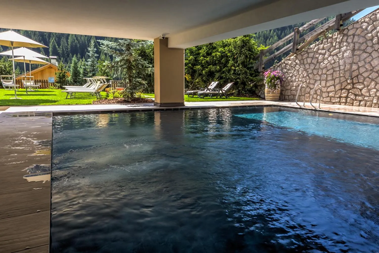 Swimming pool in Hotel Muliac