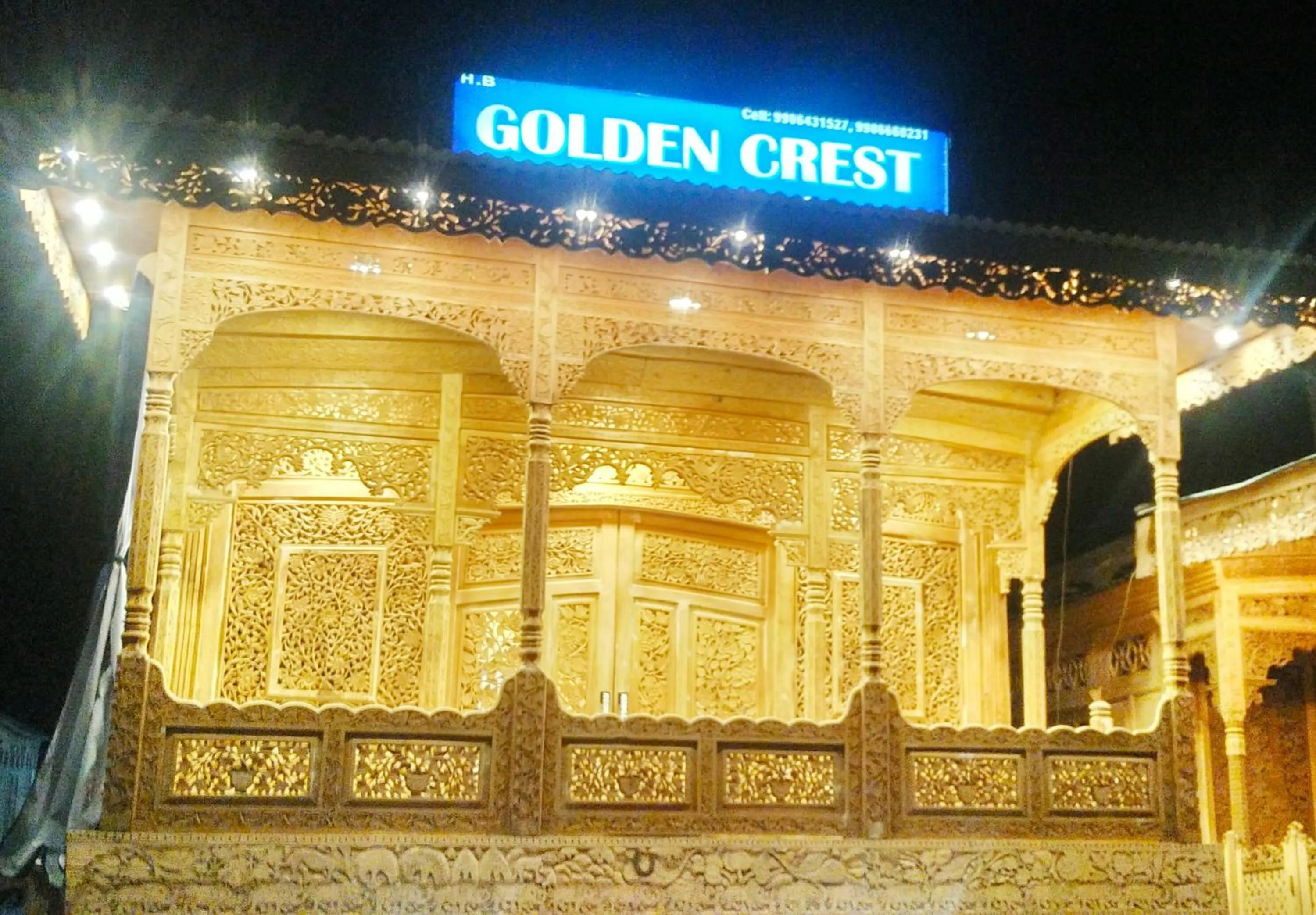 Facade/entrance in Golden Crest DALLAKE