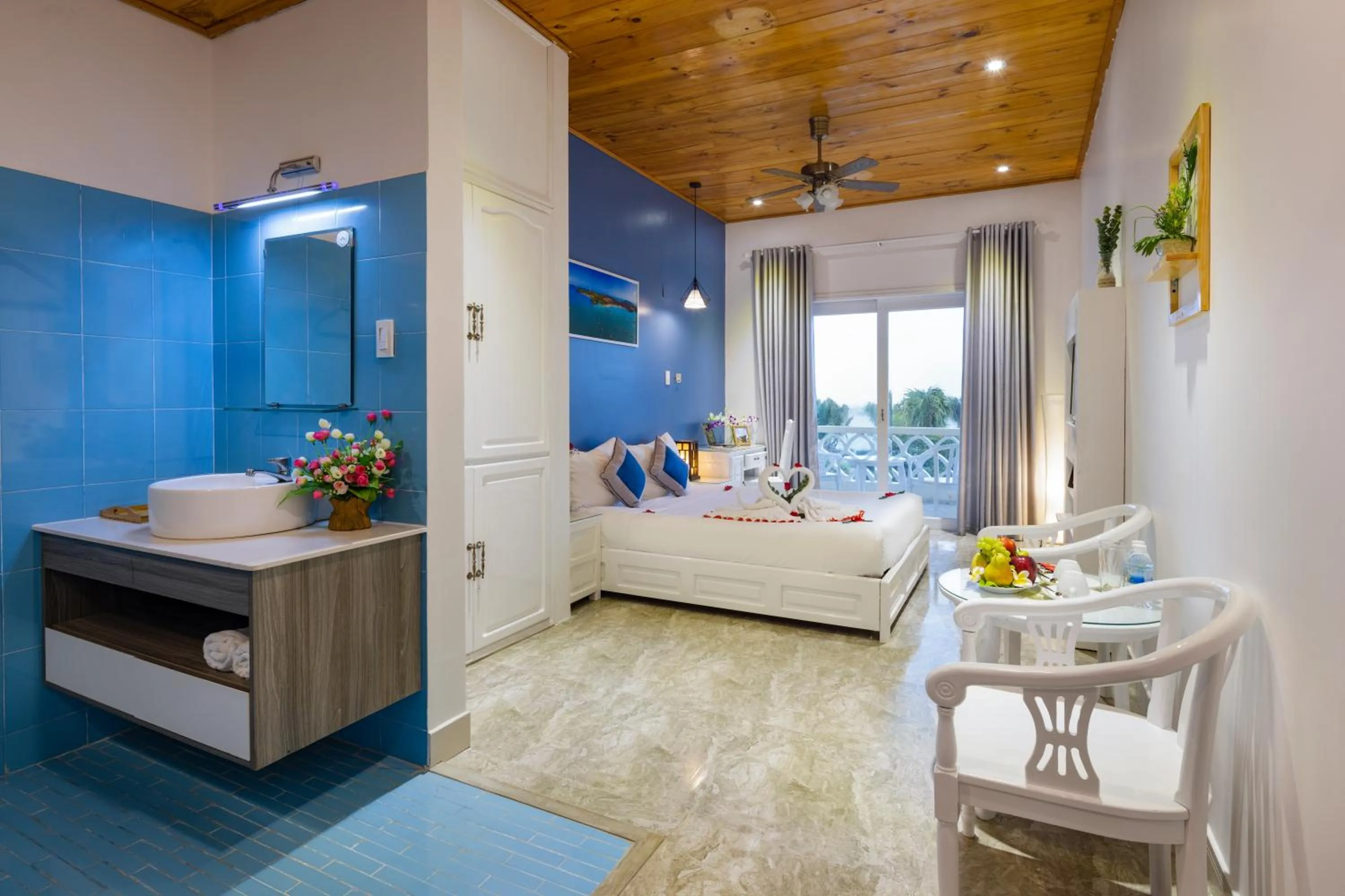 Bed in Casa Maya Resort