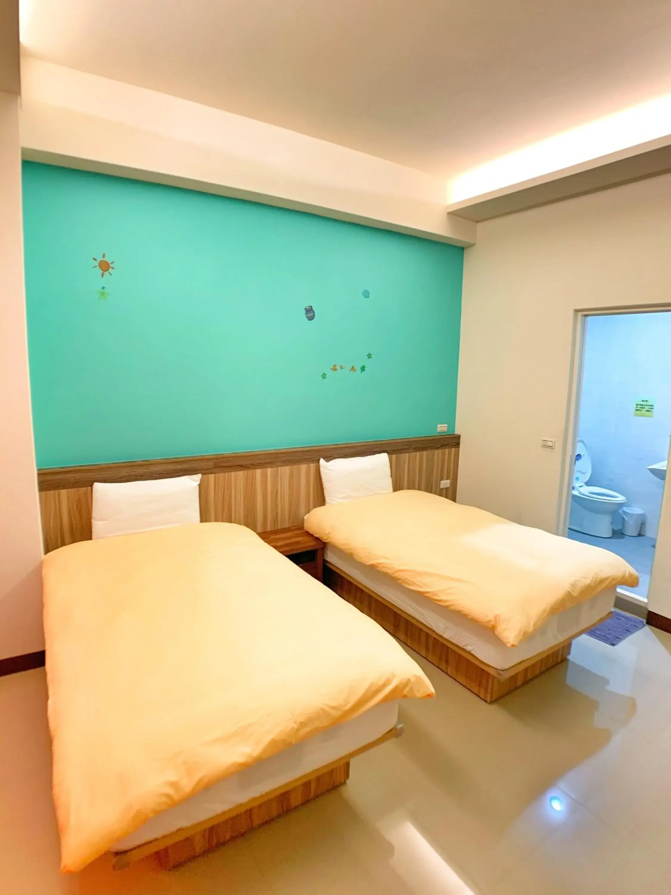 Standard Twin Room - no window in The Sunny Homestay Standard Twin Room - no window in The Sunny Homestay