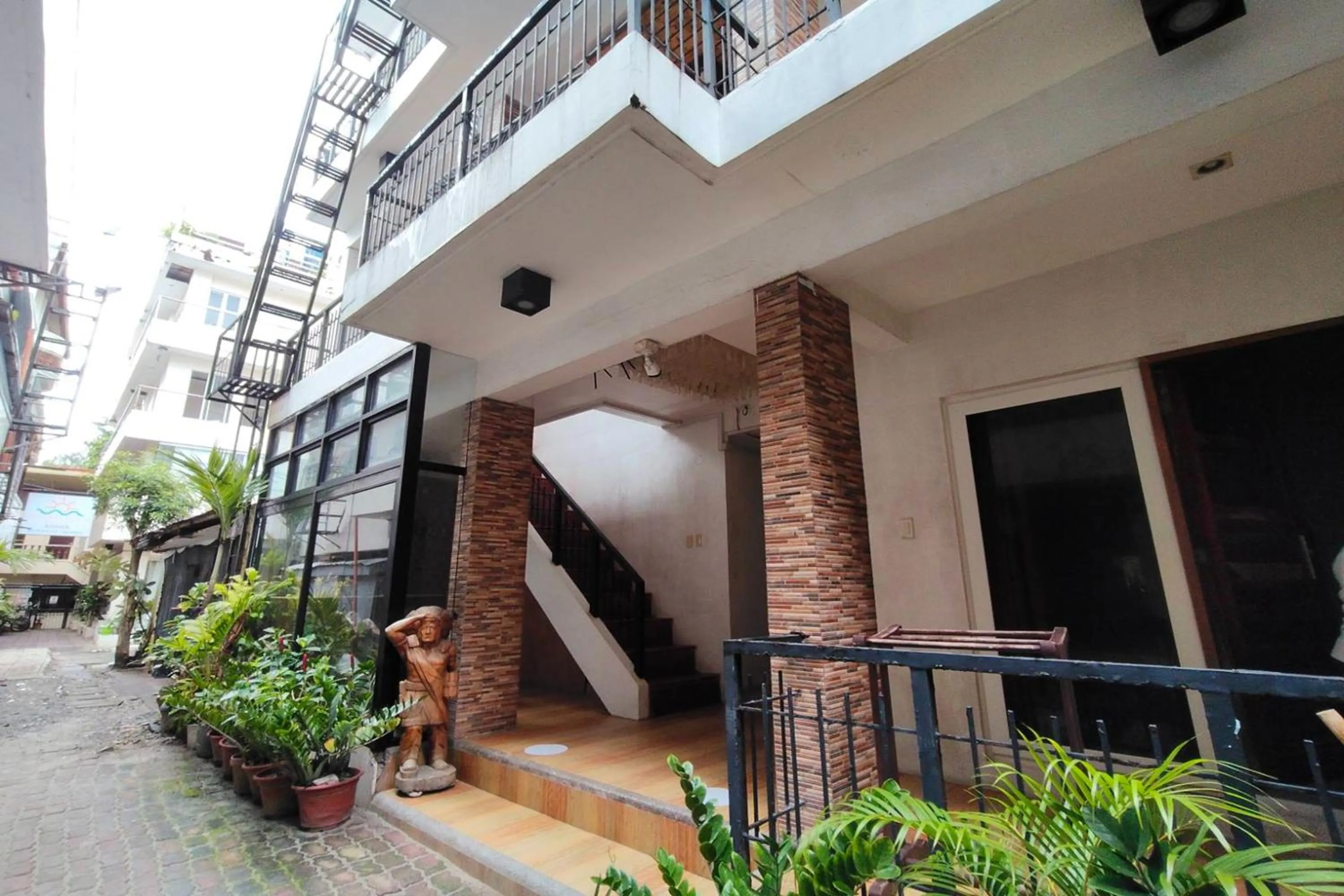 Property building in Taj Guesthouse Boracay