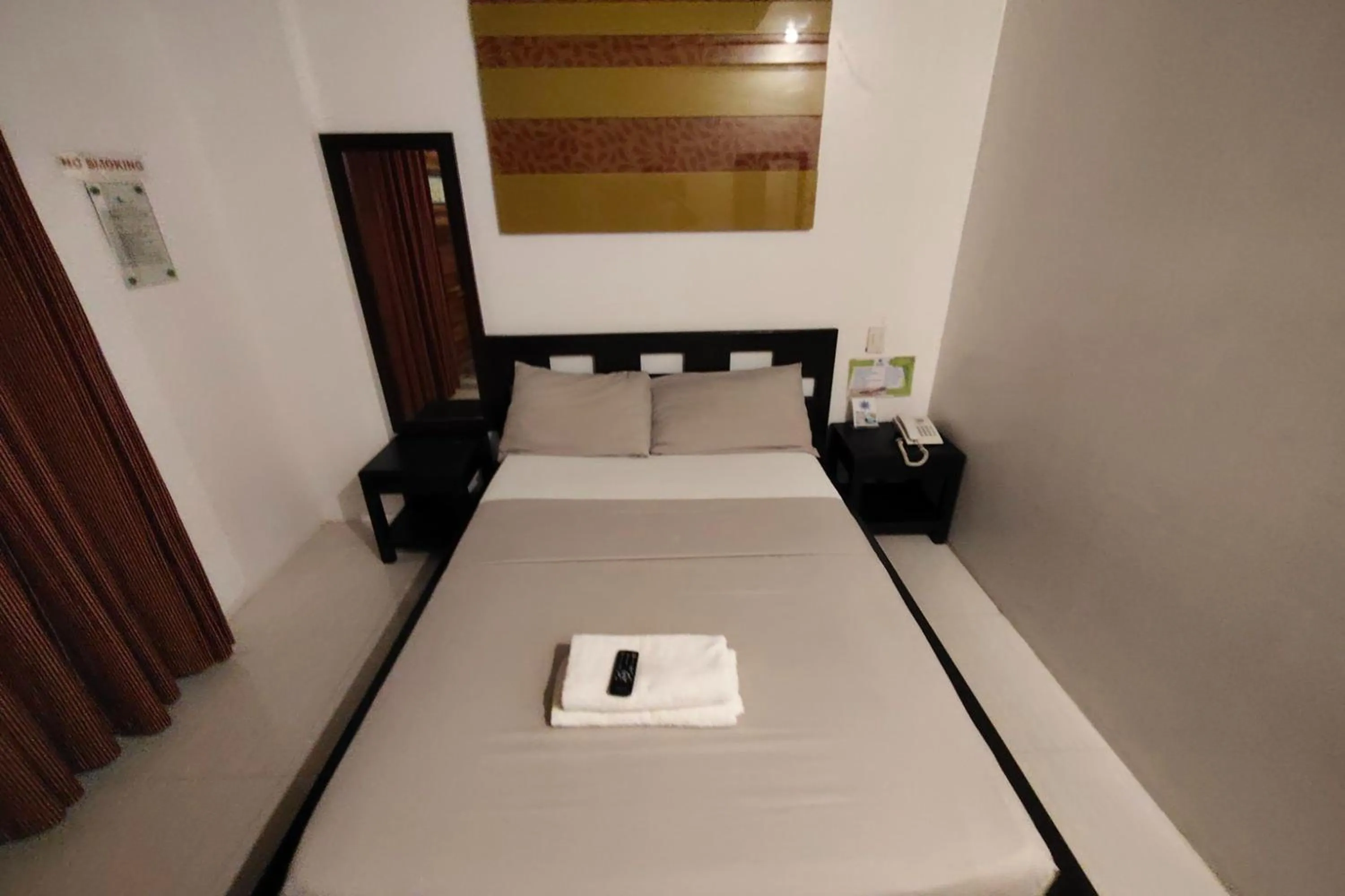 Bed in Taj Guesthouse Boracay