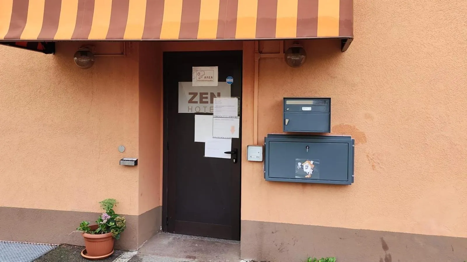 Property building in Casa Zen