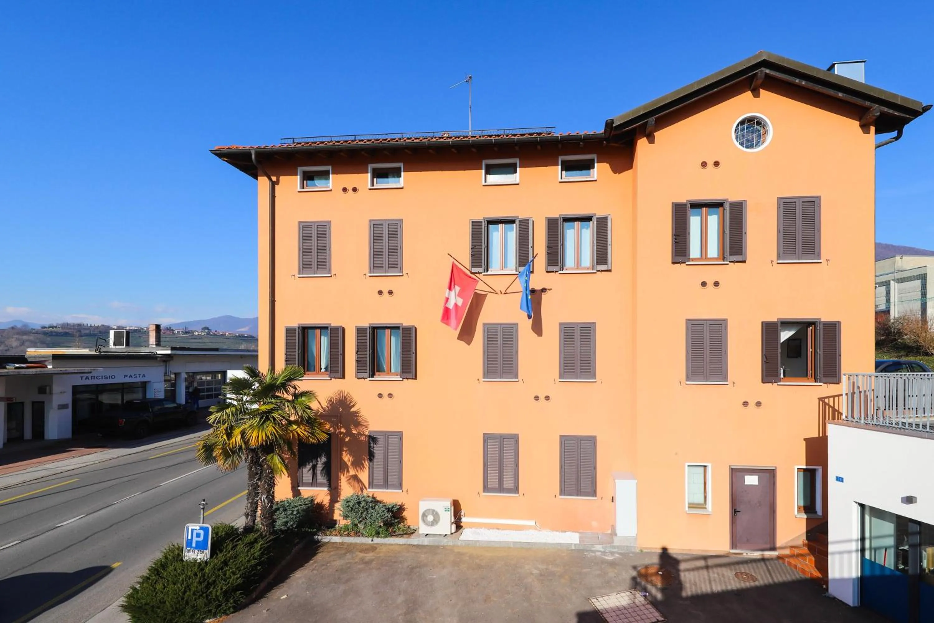 Property building in Casa Zen