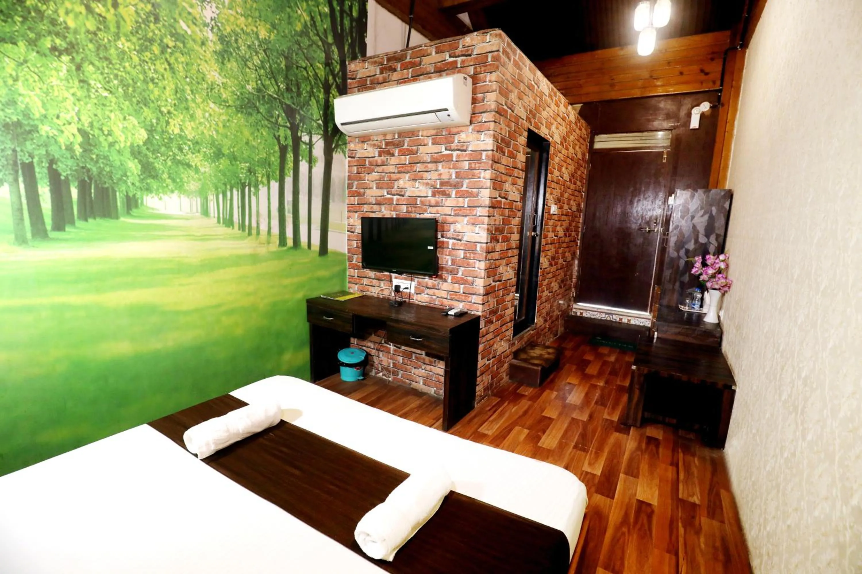 Photo of the whole room, Bed in Pali Village Resort