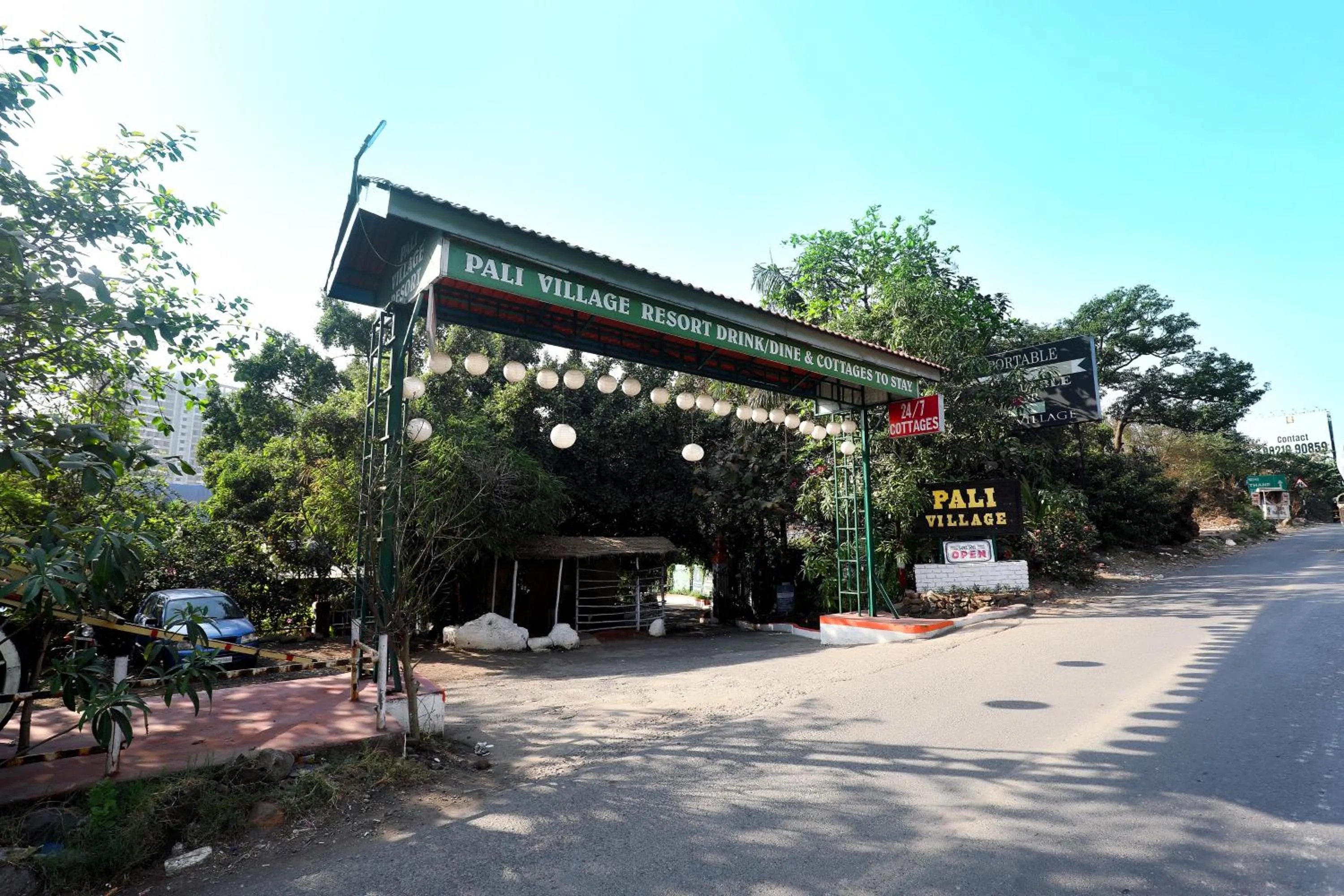Facade/entrance in Pali Village Resort