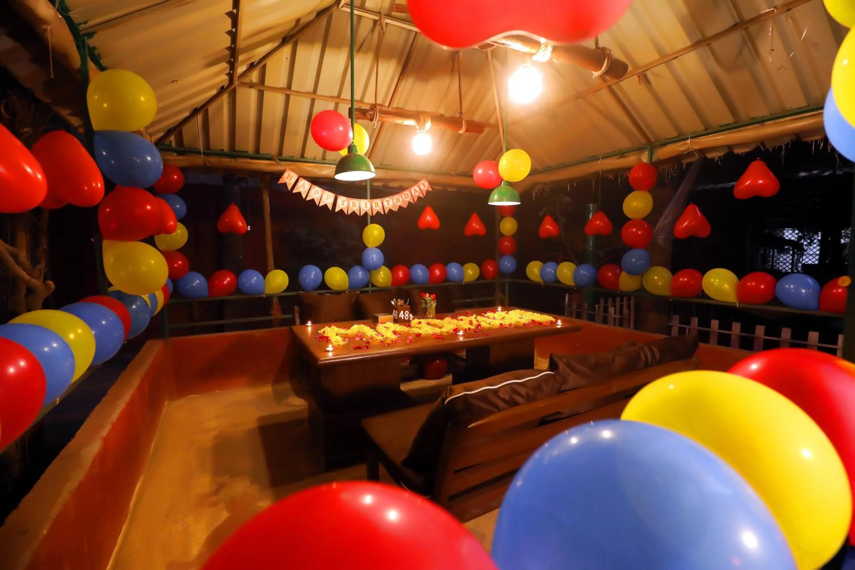 Restaurant/places to eat in Pali Village Resort