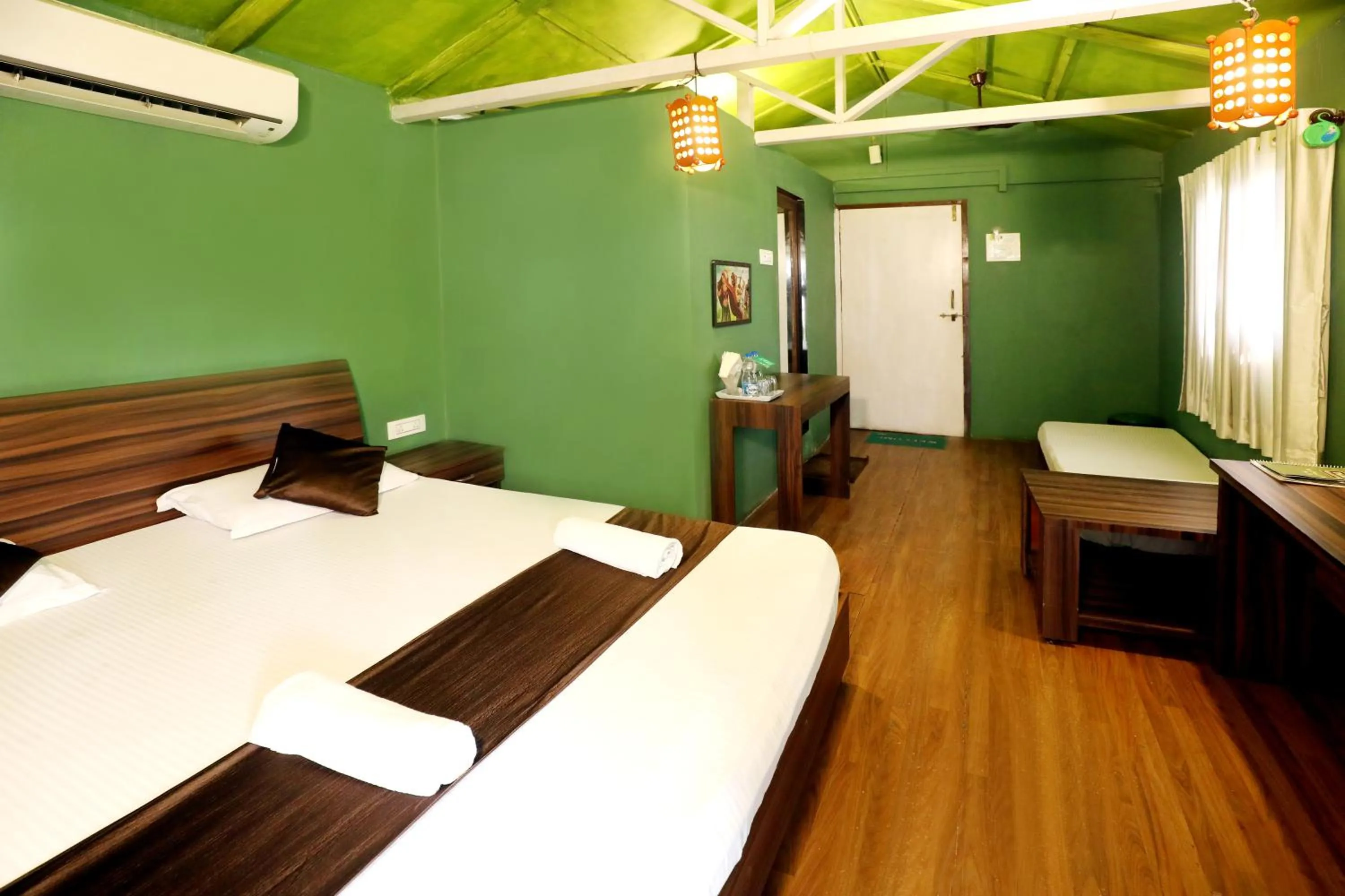Photo of the whole room, Bed in Pali Village Resort