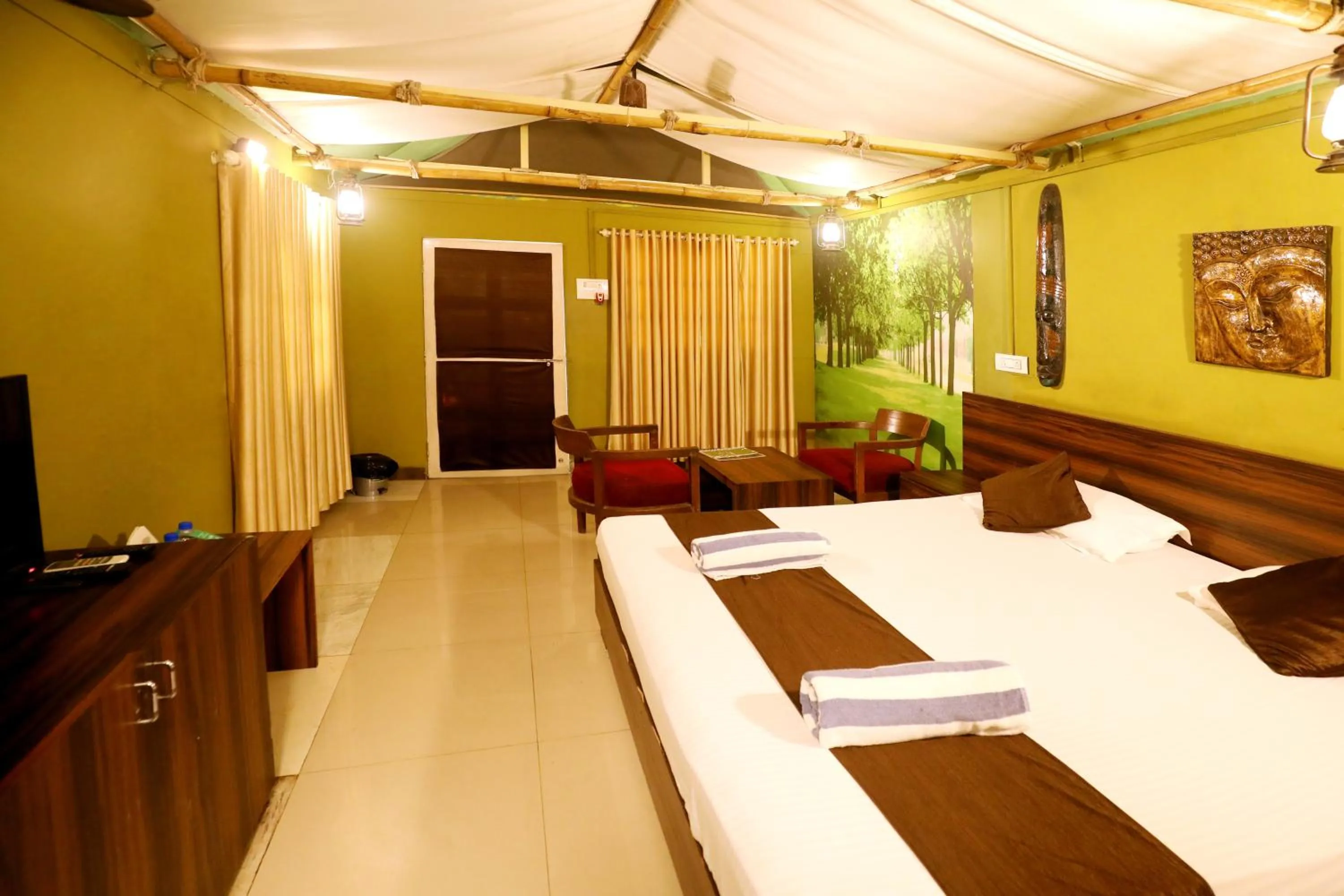 Photo of the whole room, Bed in Pali Village Resort