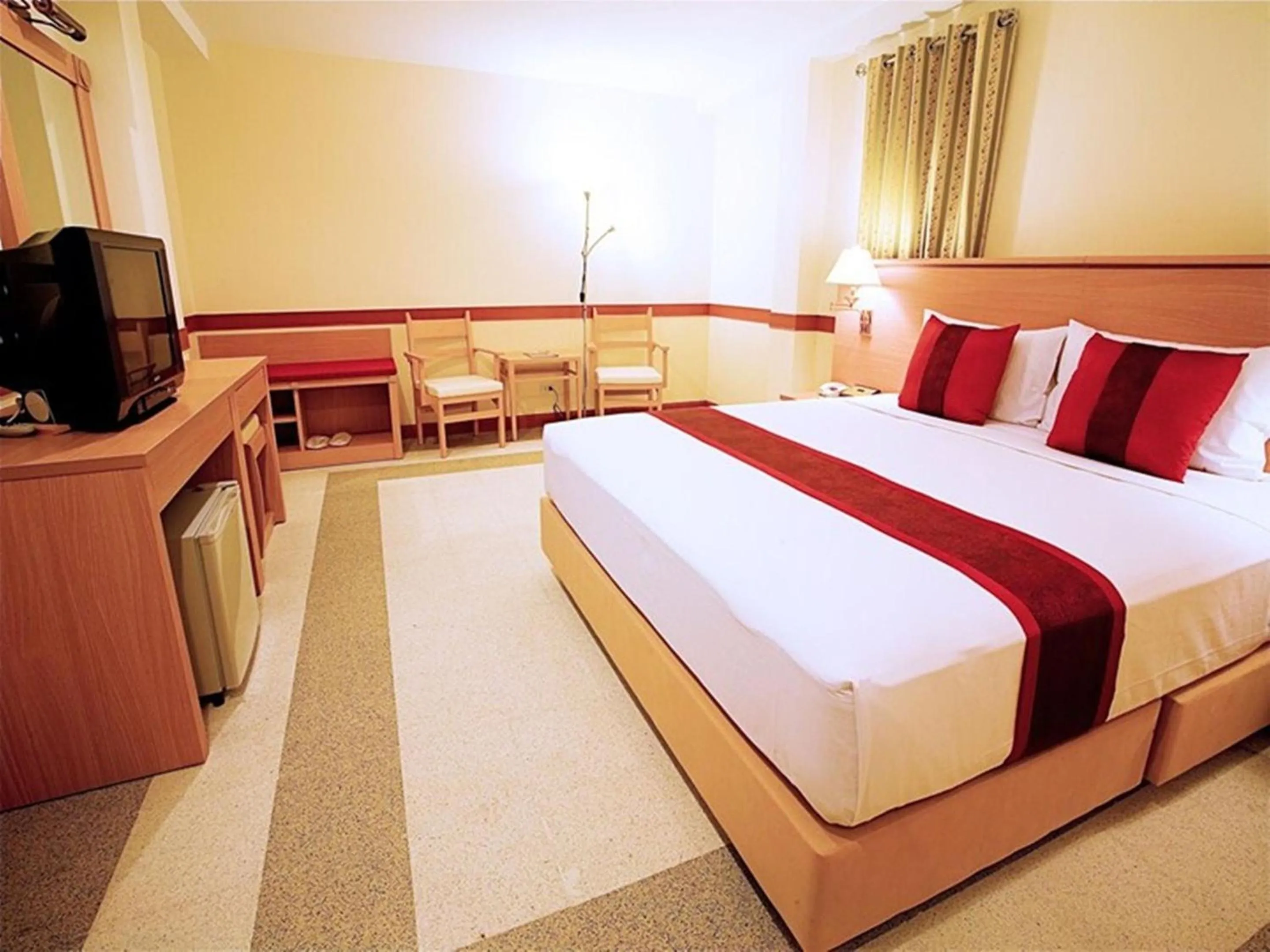 Bed in The Ecotel Bangkok