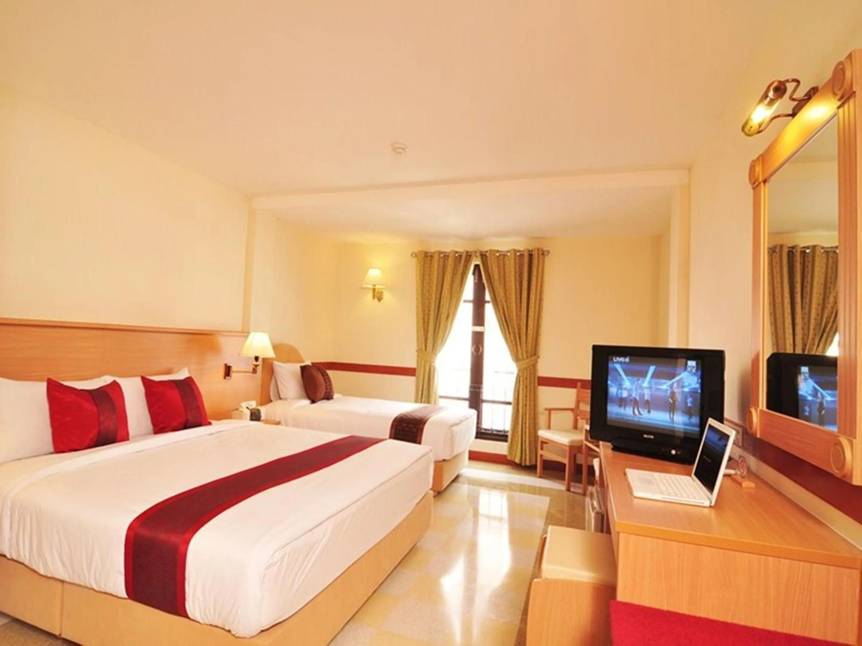 TV and multimedia, Bed in The Ecotel Bangkok