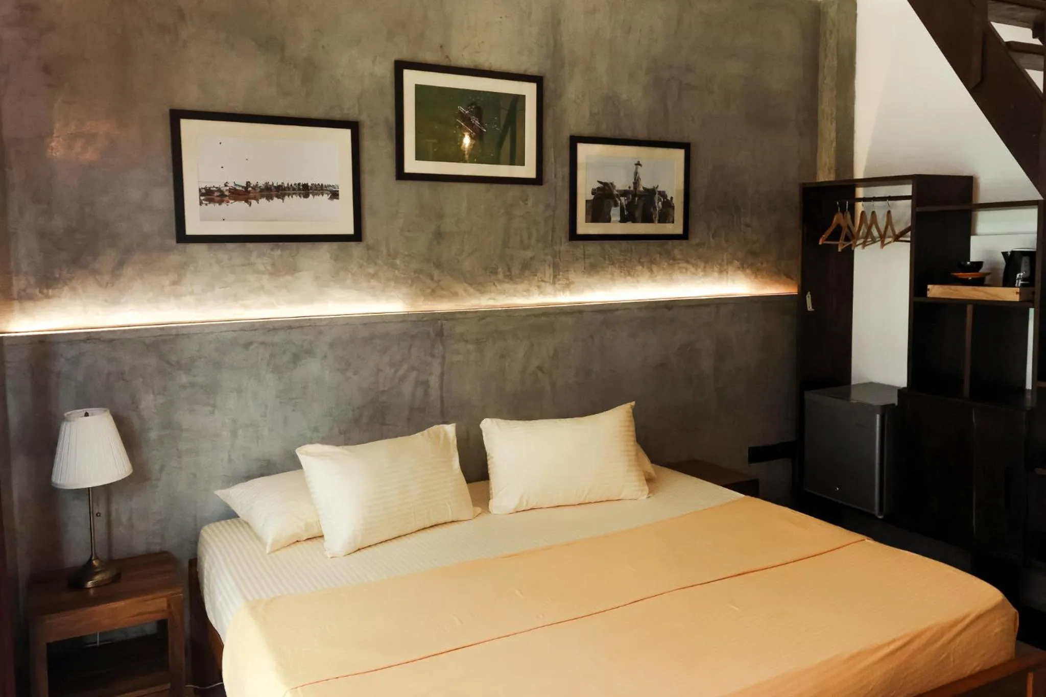 Bedroom, Bed in Stay Golden