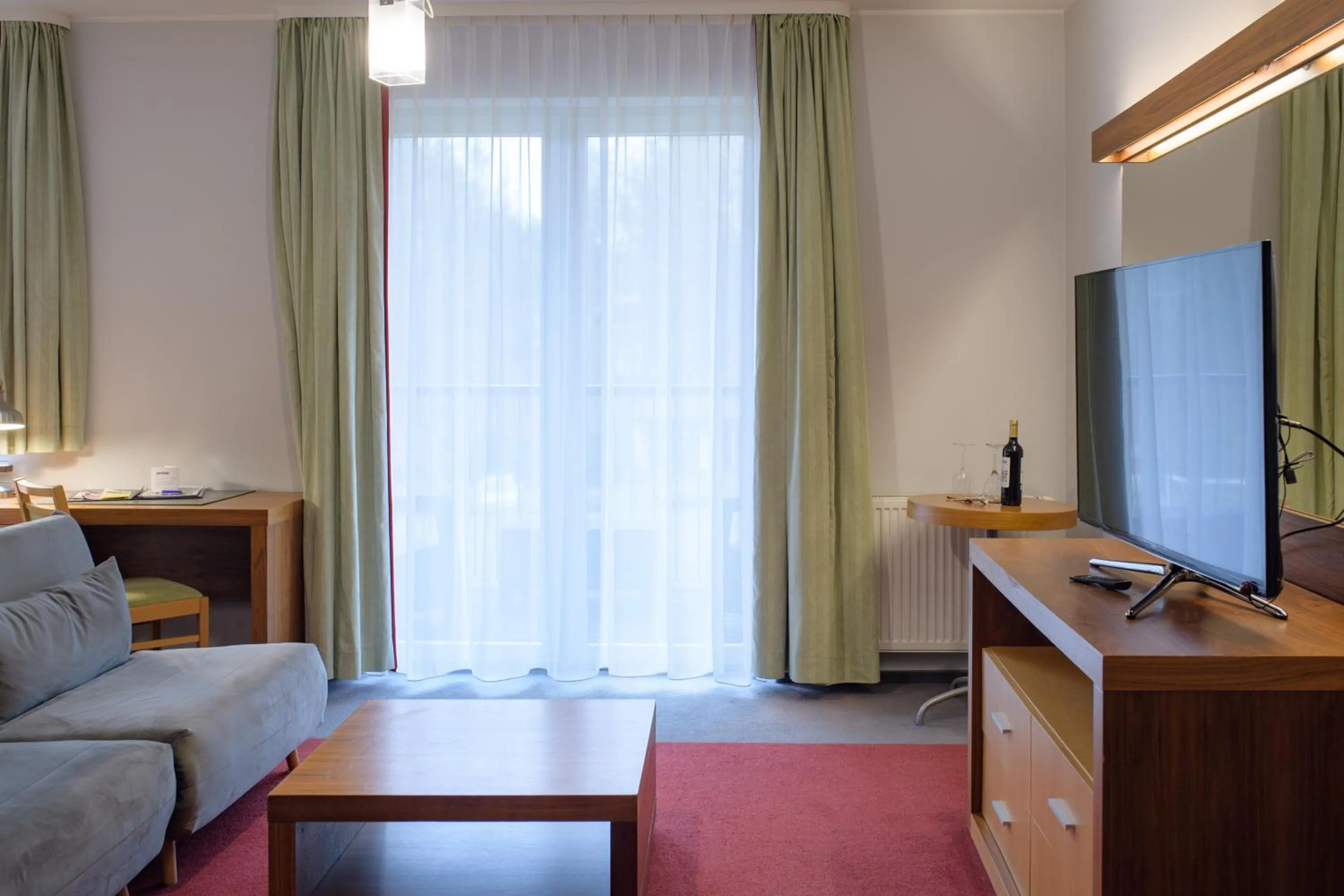 Communal lounge/ TV room in Hotel Szarlota - Kompleksowo na Kaszubach